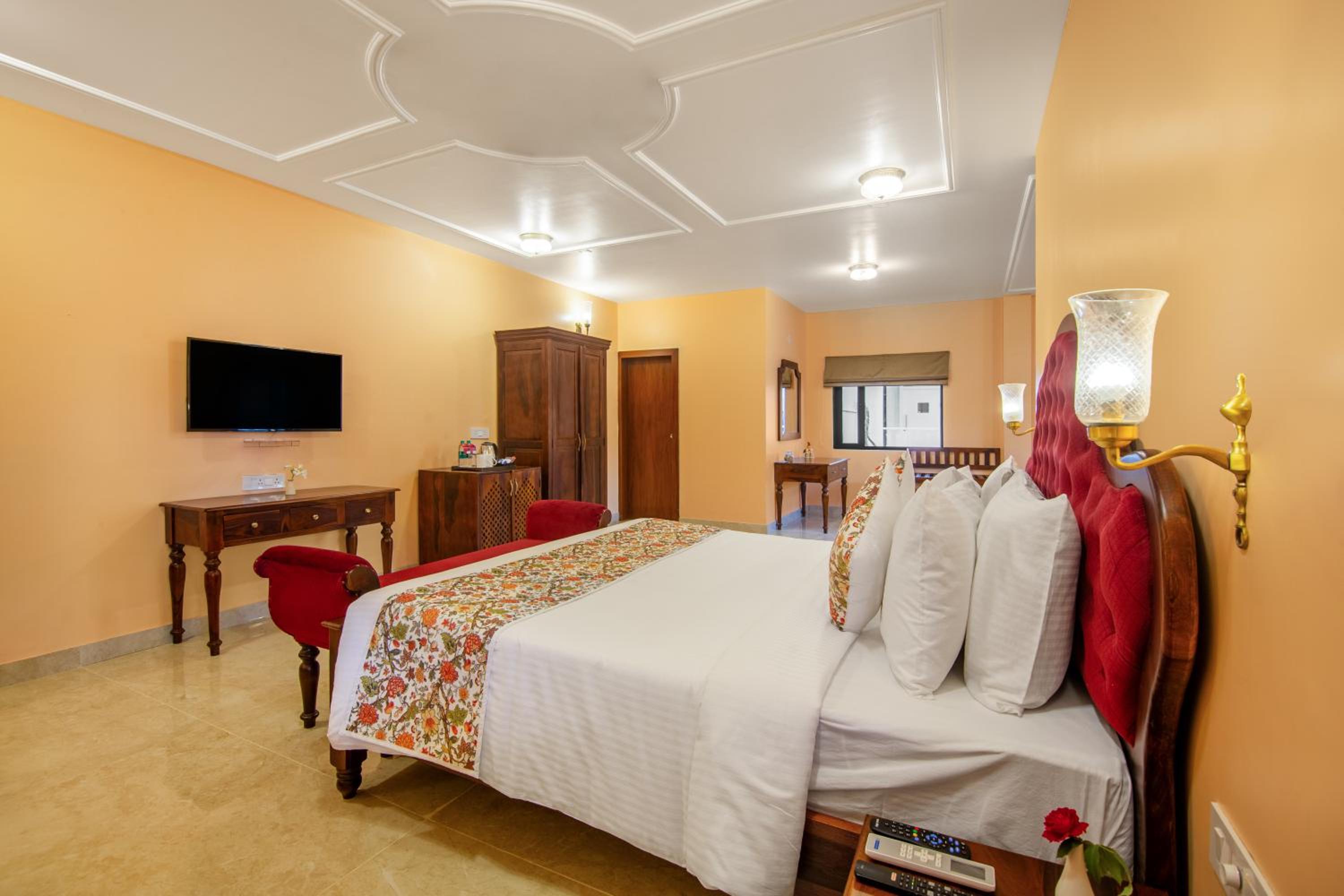 Privilege Suite - Photo 1