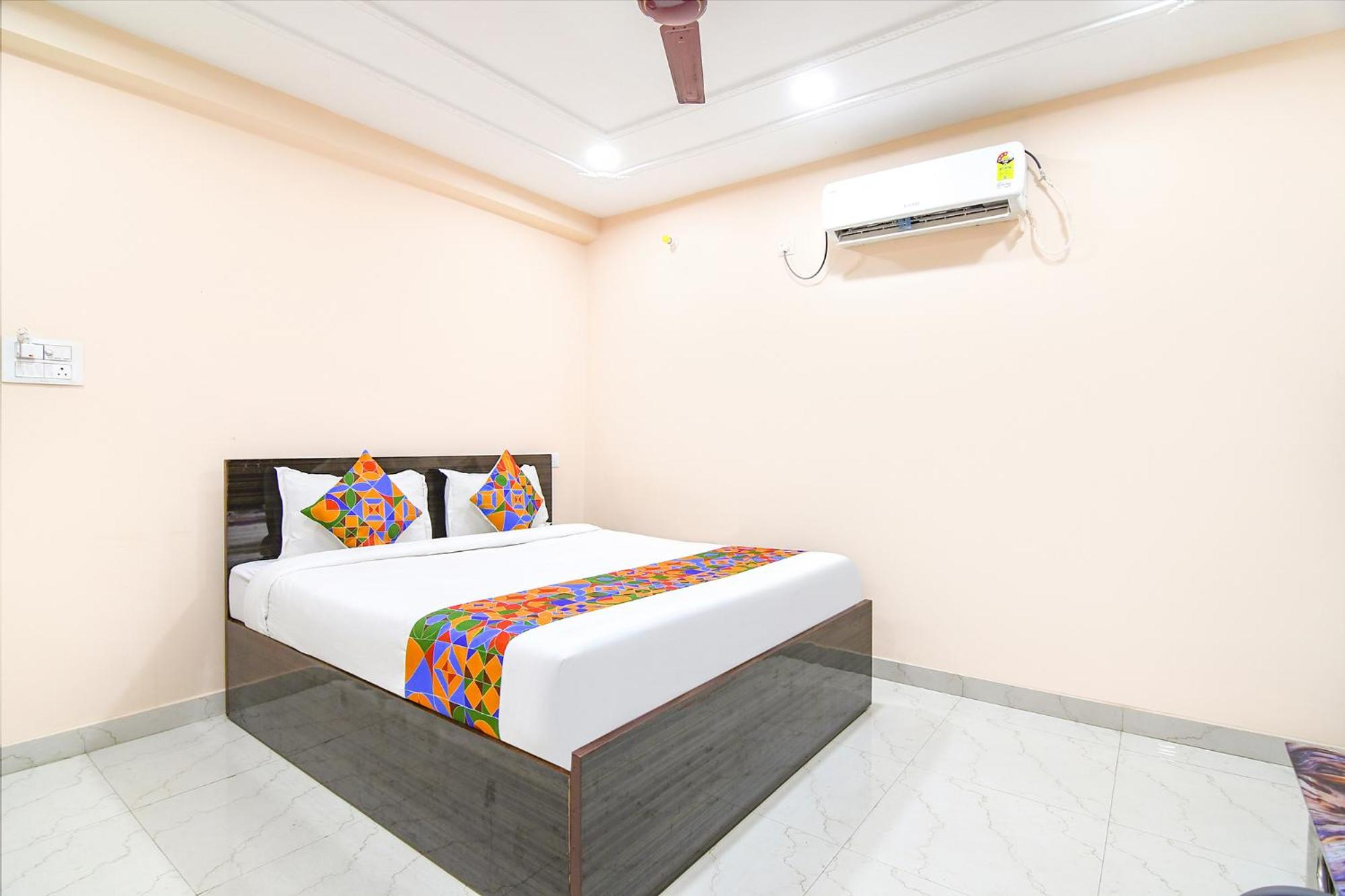 Deluxe Room - Photo 1