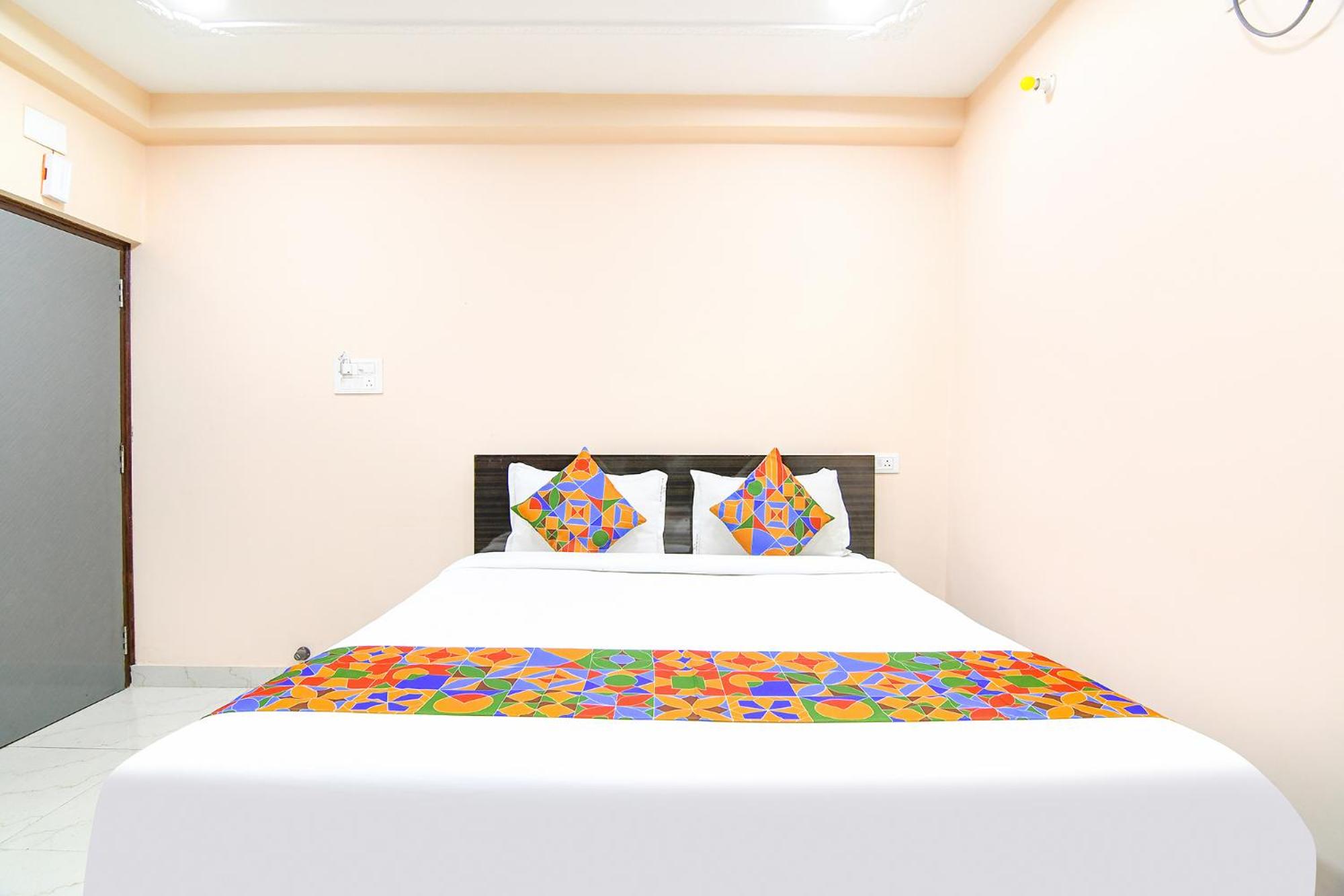 Deluxe Room - Photo 3