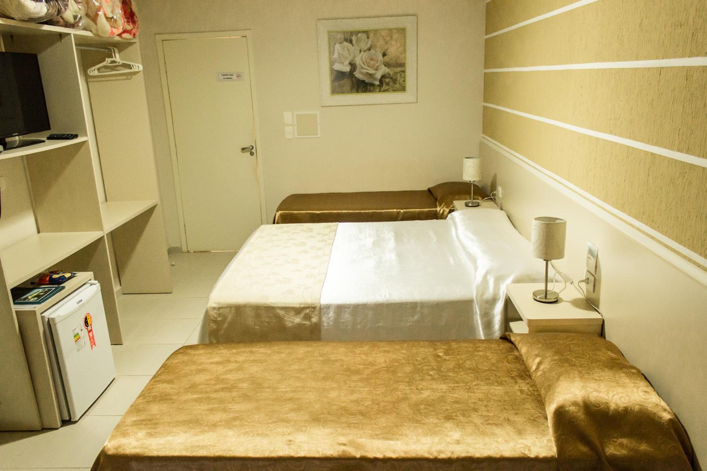Quadruple Room thumbnail 5