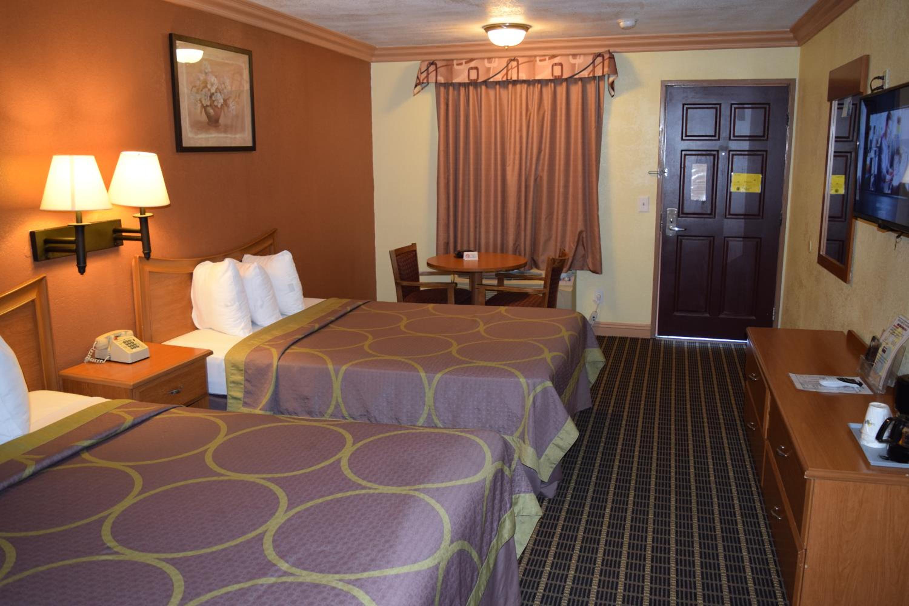 Double Room with Two Double Beds and Mobility/Hearing Impaired Access - Non-Smoking - Photo 1