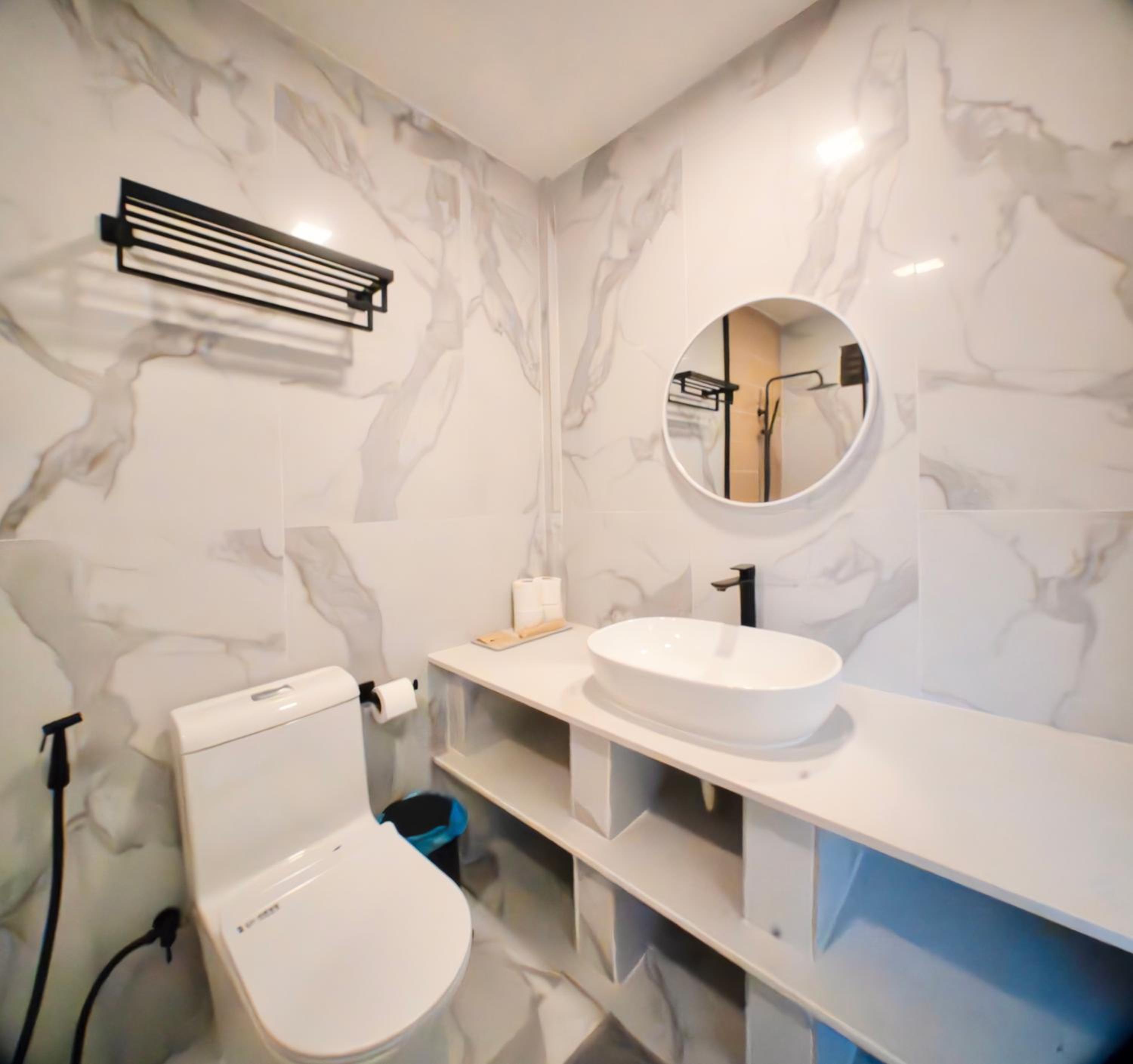 Deluxe Double or Twin Room with Balcony - Photo 8