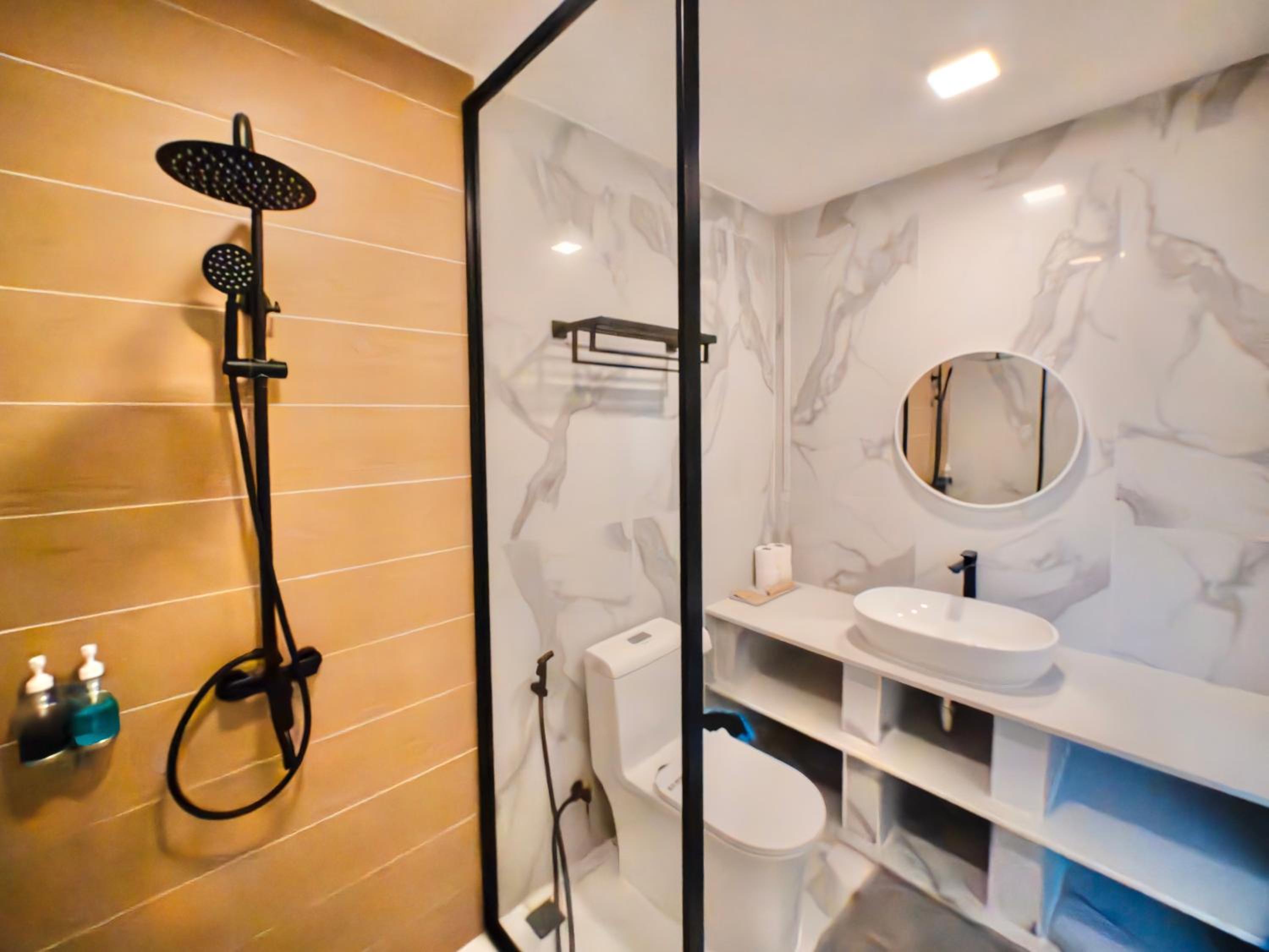 Deluxe Double or Twin Room with Balcony - Photo 7