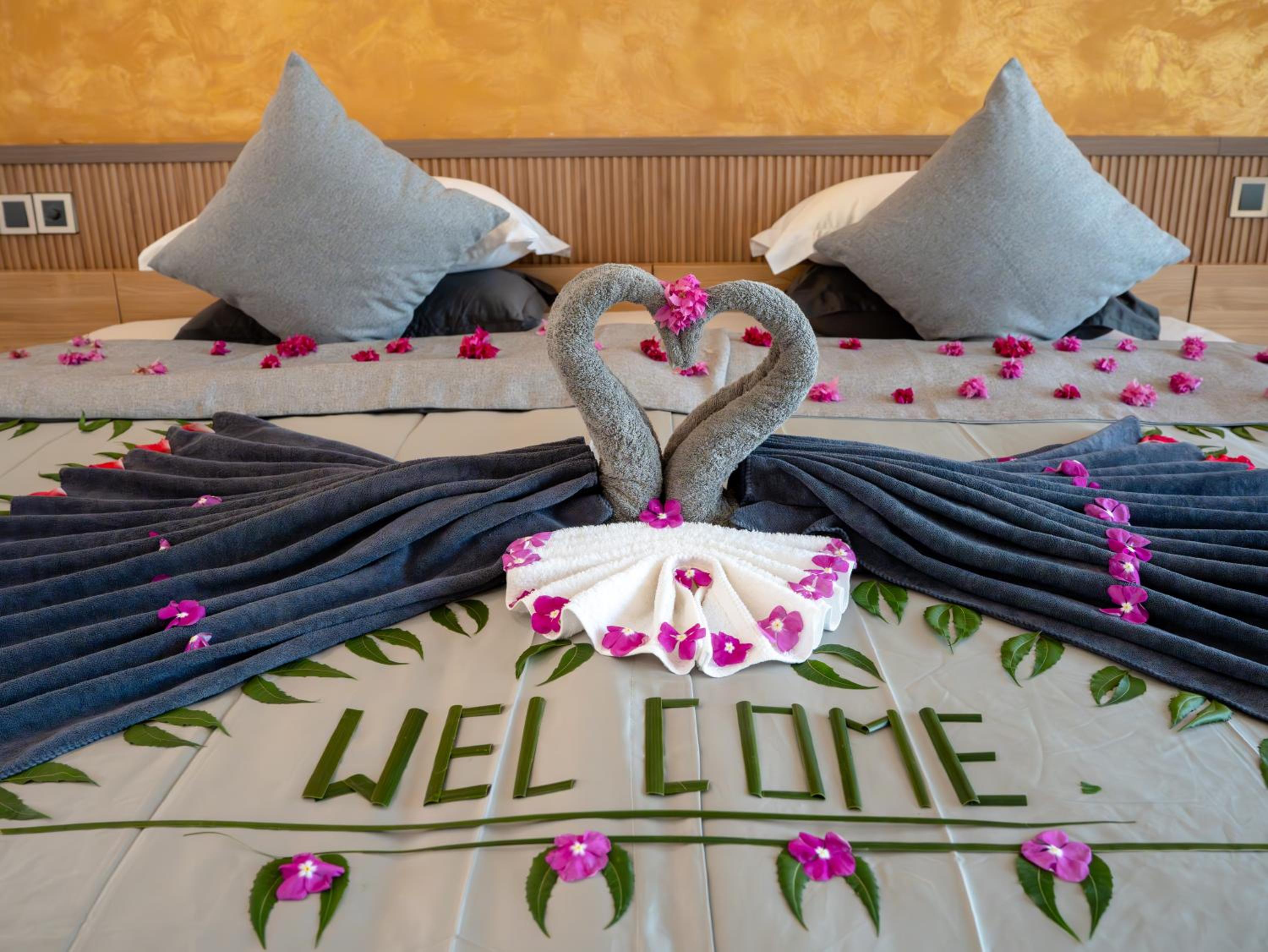 Deluxe Double or Twin Room with Balcony - Photo 11