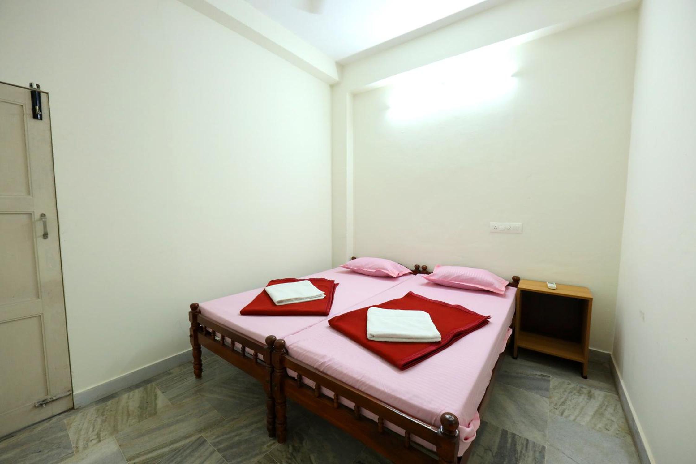 Standard Double Room With Fan photo 2