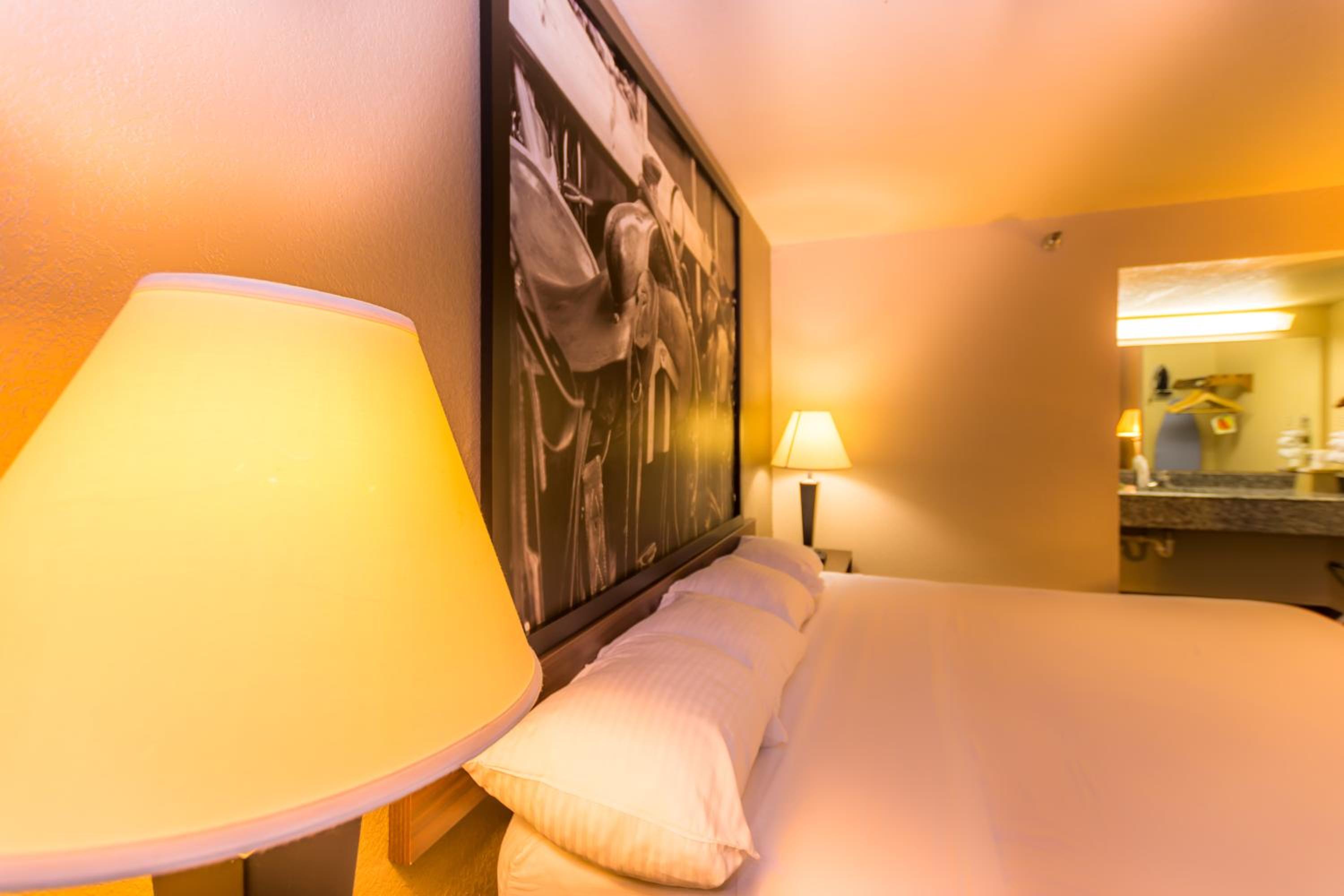 Queen Room - Mobility Access/Non-Smoking - Photo 1