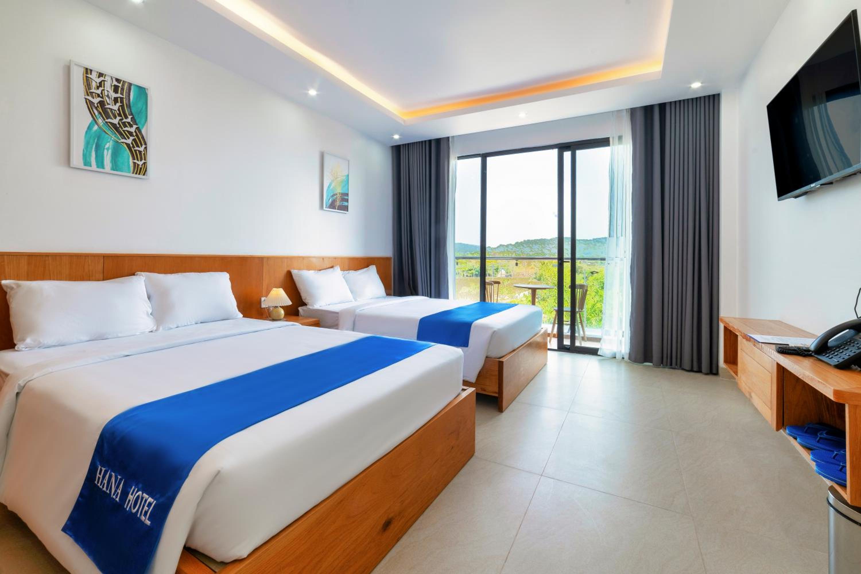 Deluxe Queen Room with Two Queen Beds