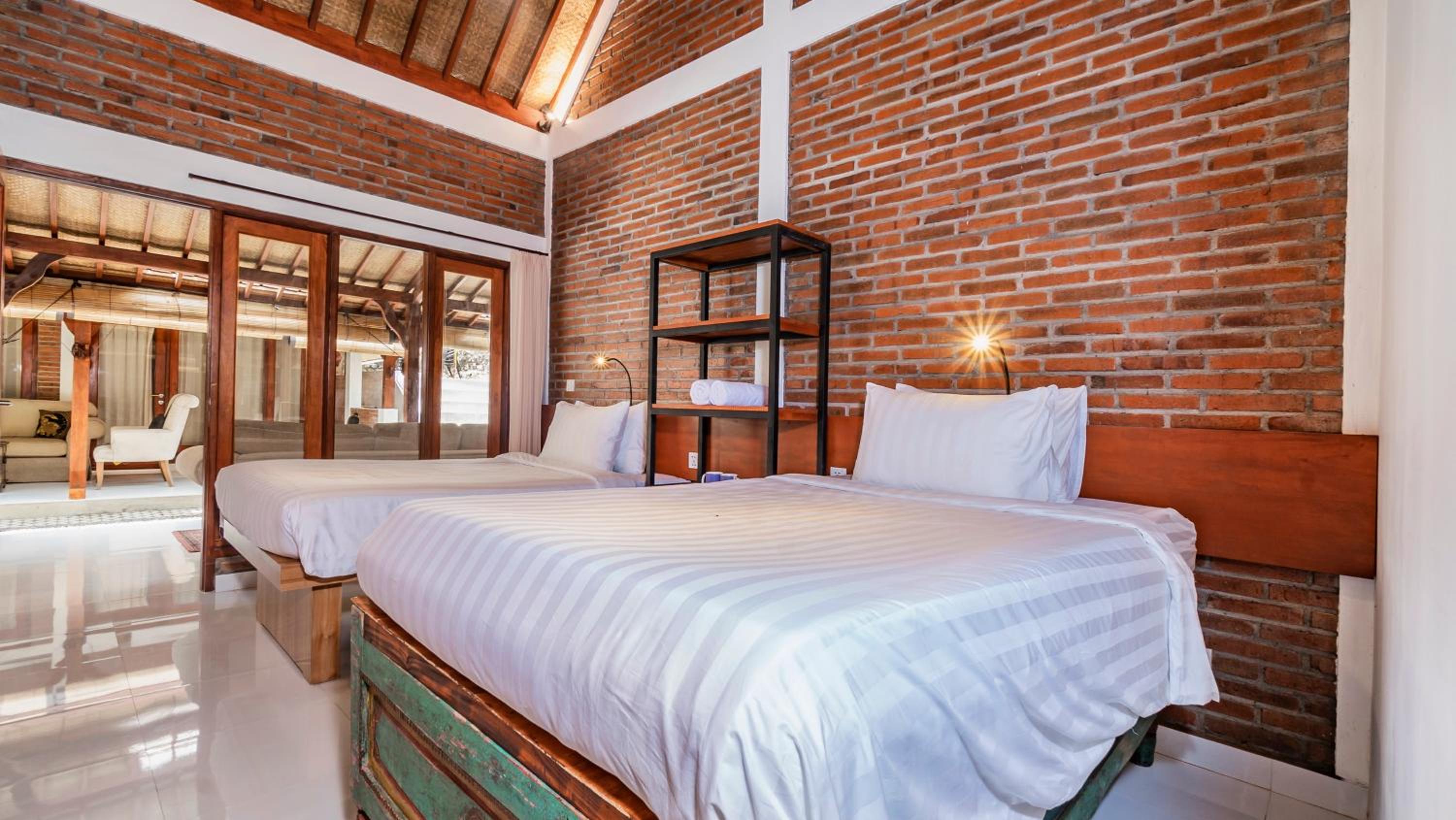 Twin Room with View - Photo 14
