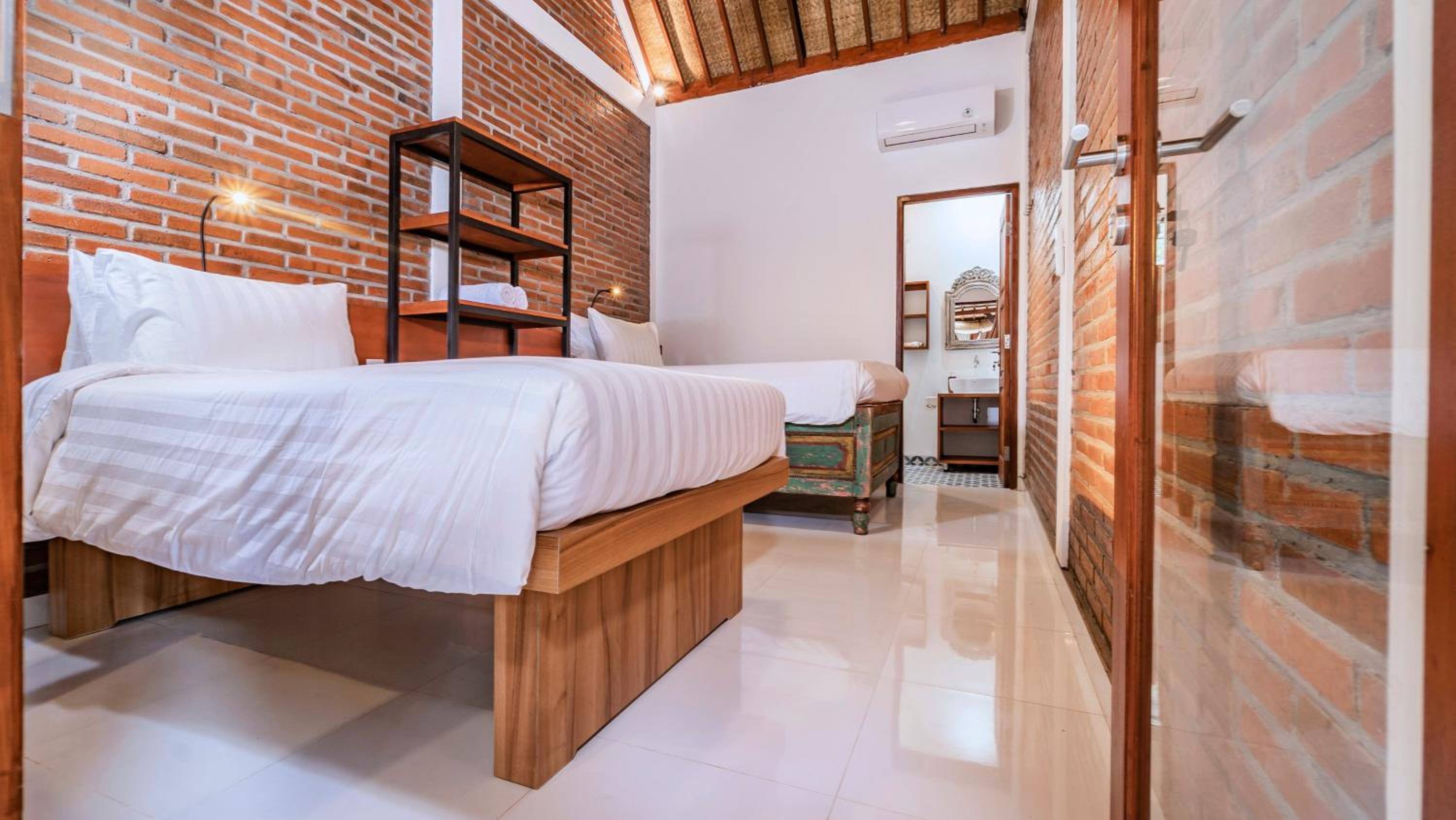 Twin Room with View - Photo 15