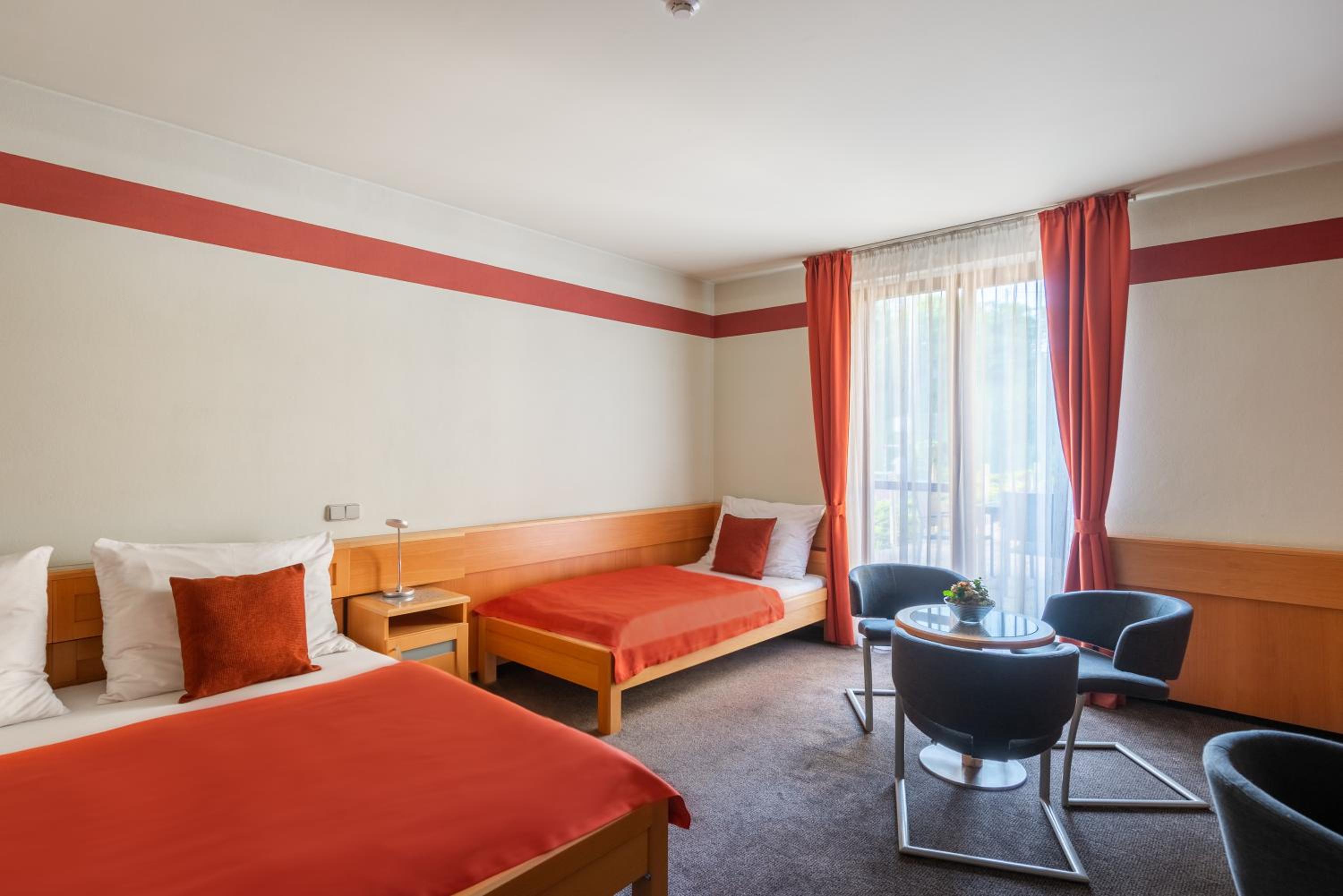 Triple Room - Photo 9