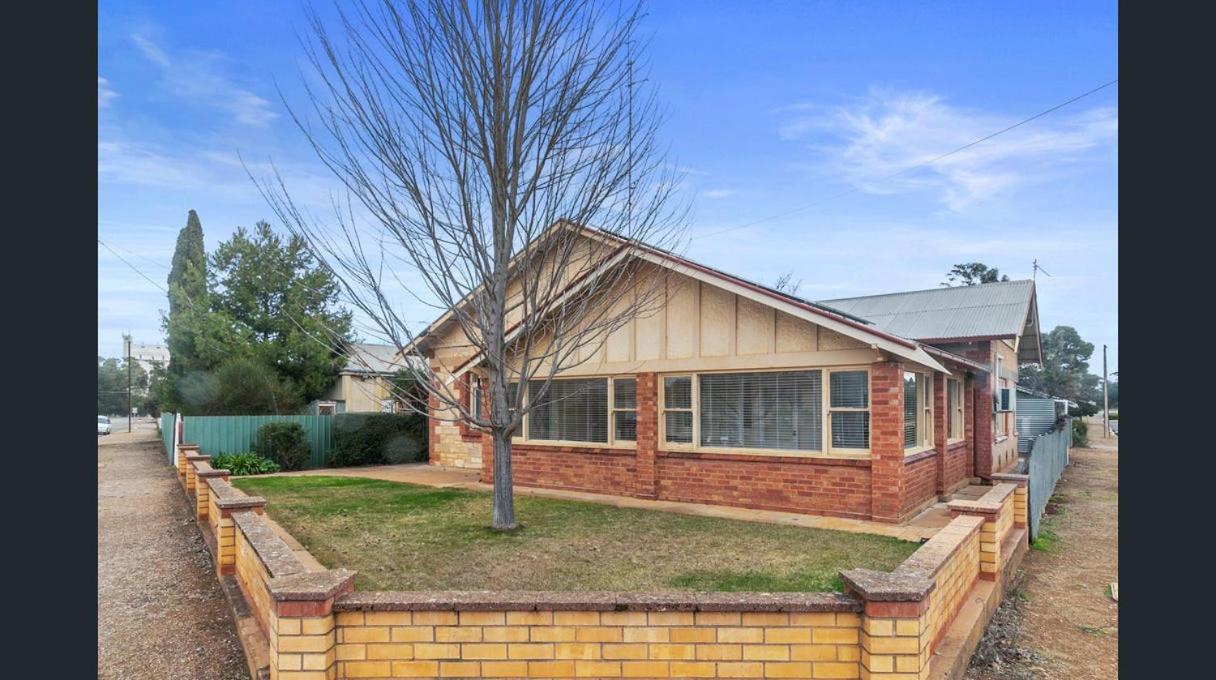 Four-Bedroom House photo 3