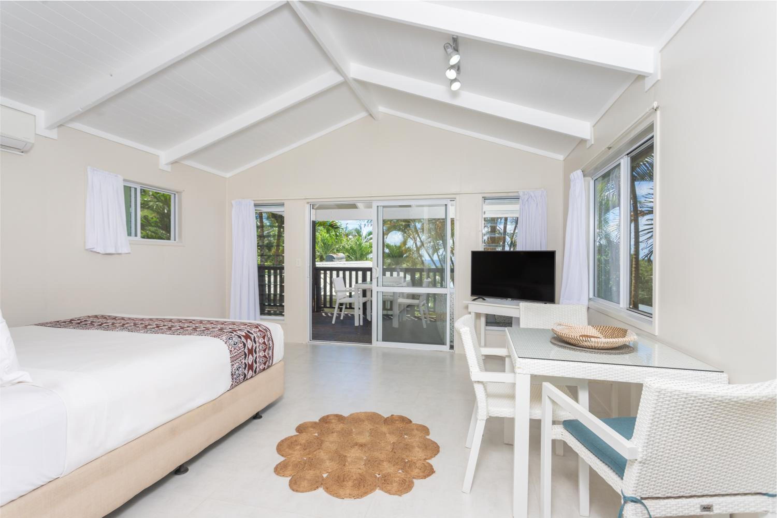 Bungalow with Partial Lagoon View - Air conditioned