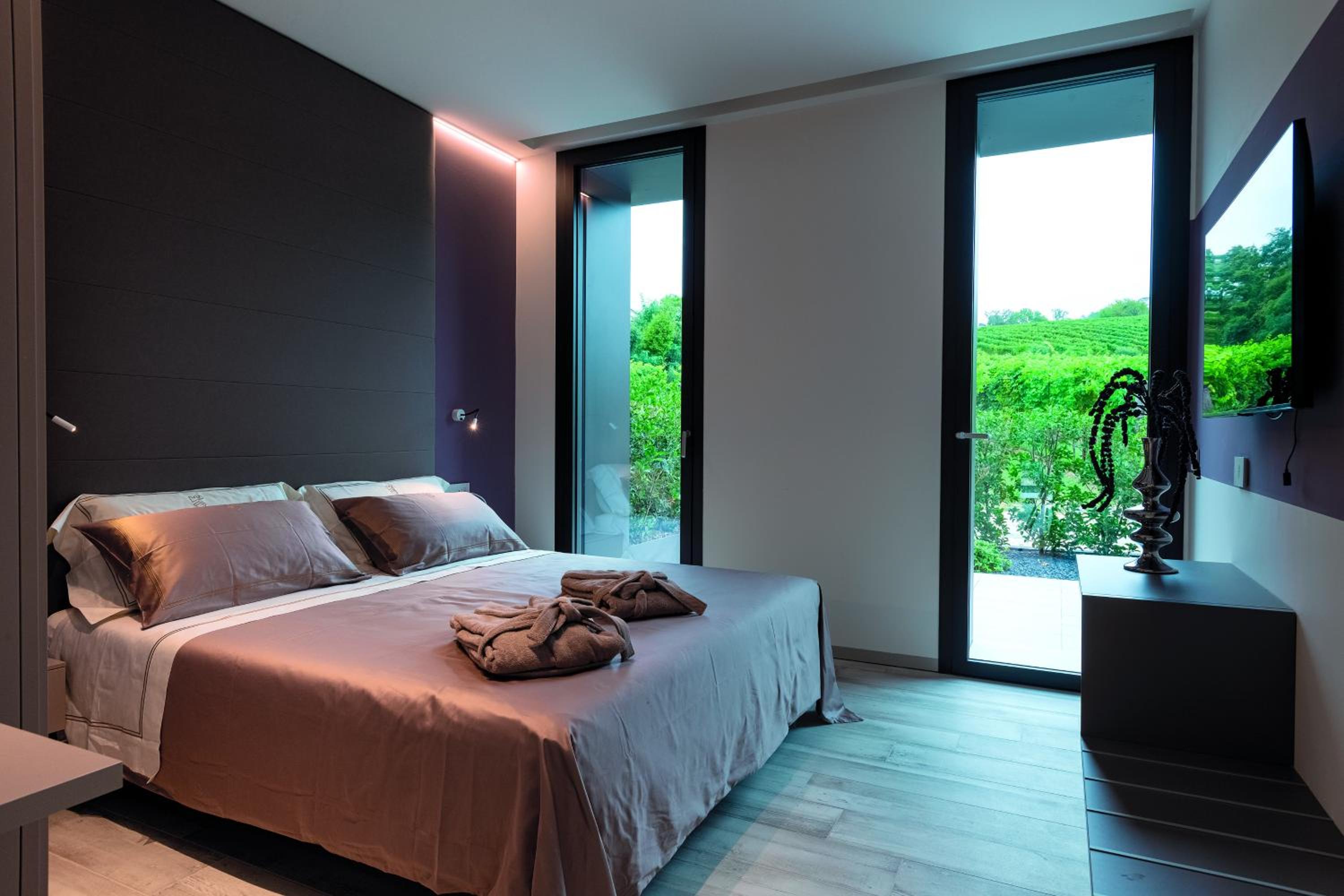 Apartment with Terrace photo 2