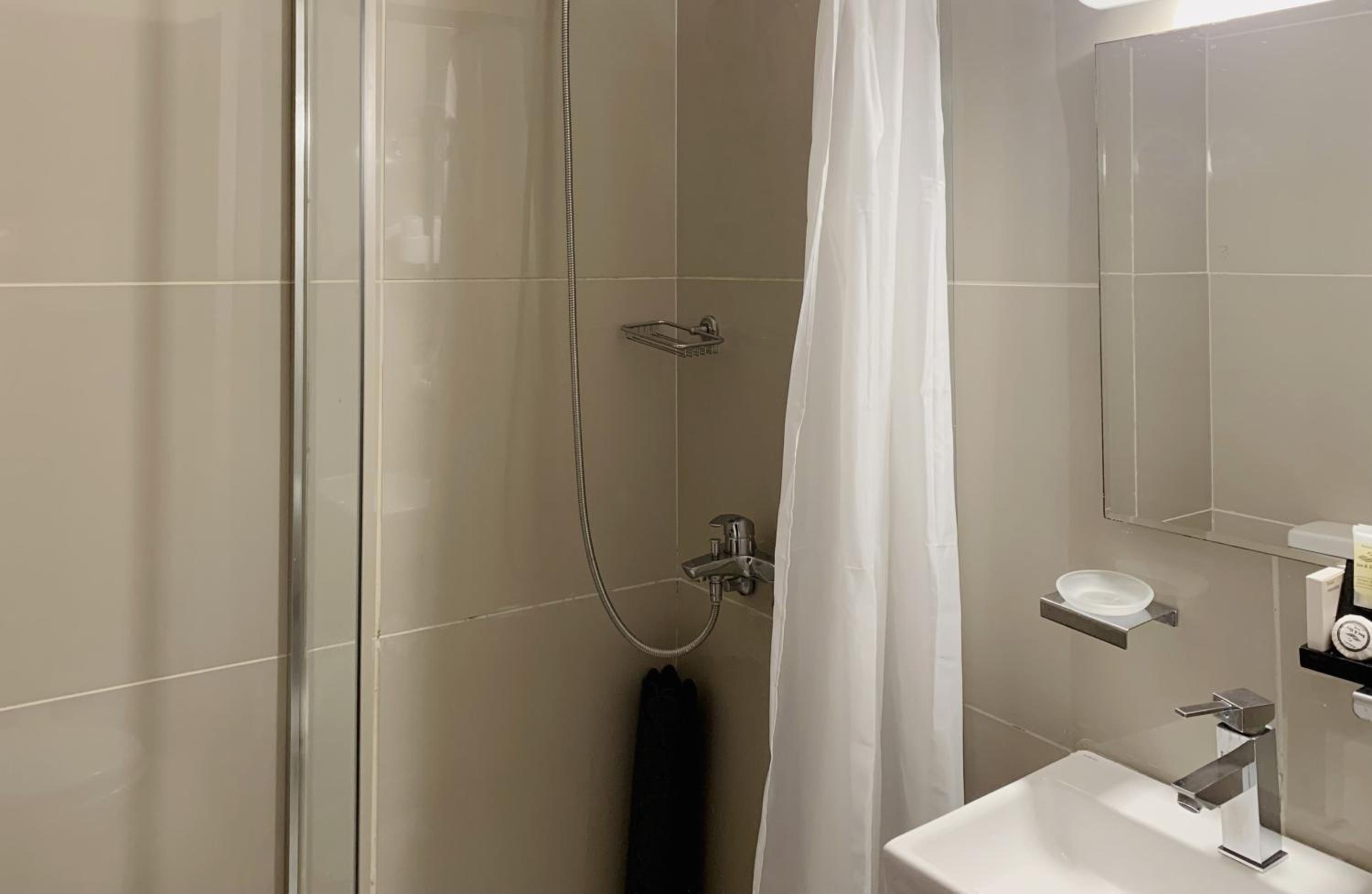 Standard Twin Room photo 2