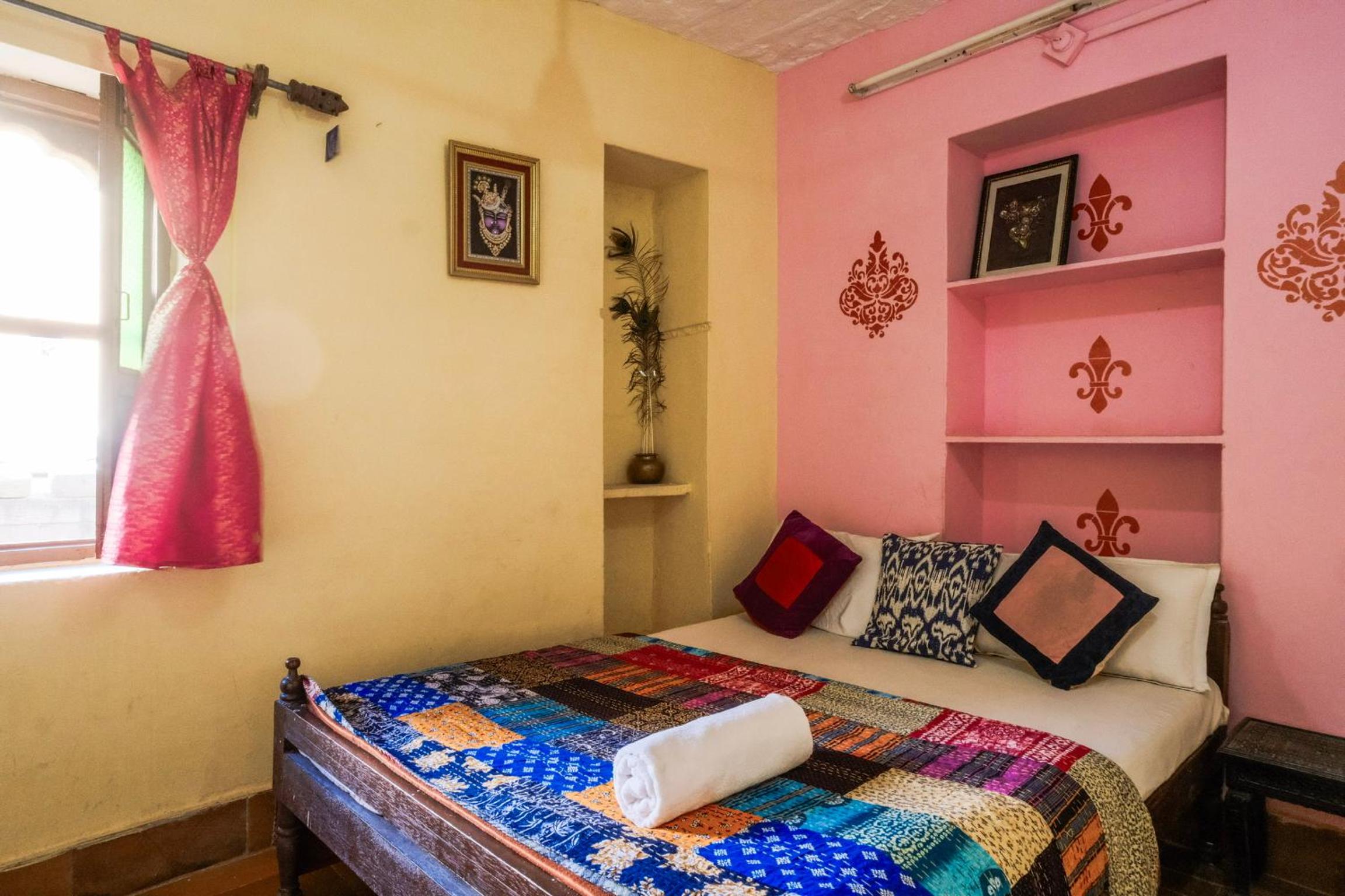 Budget Double Room photo 3