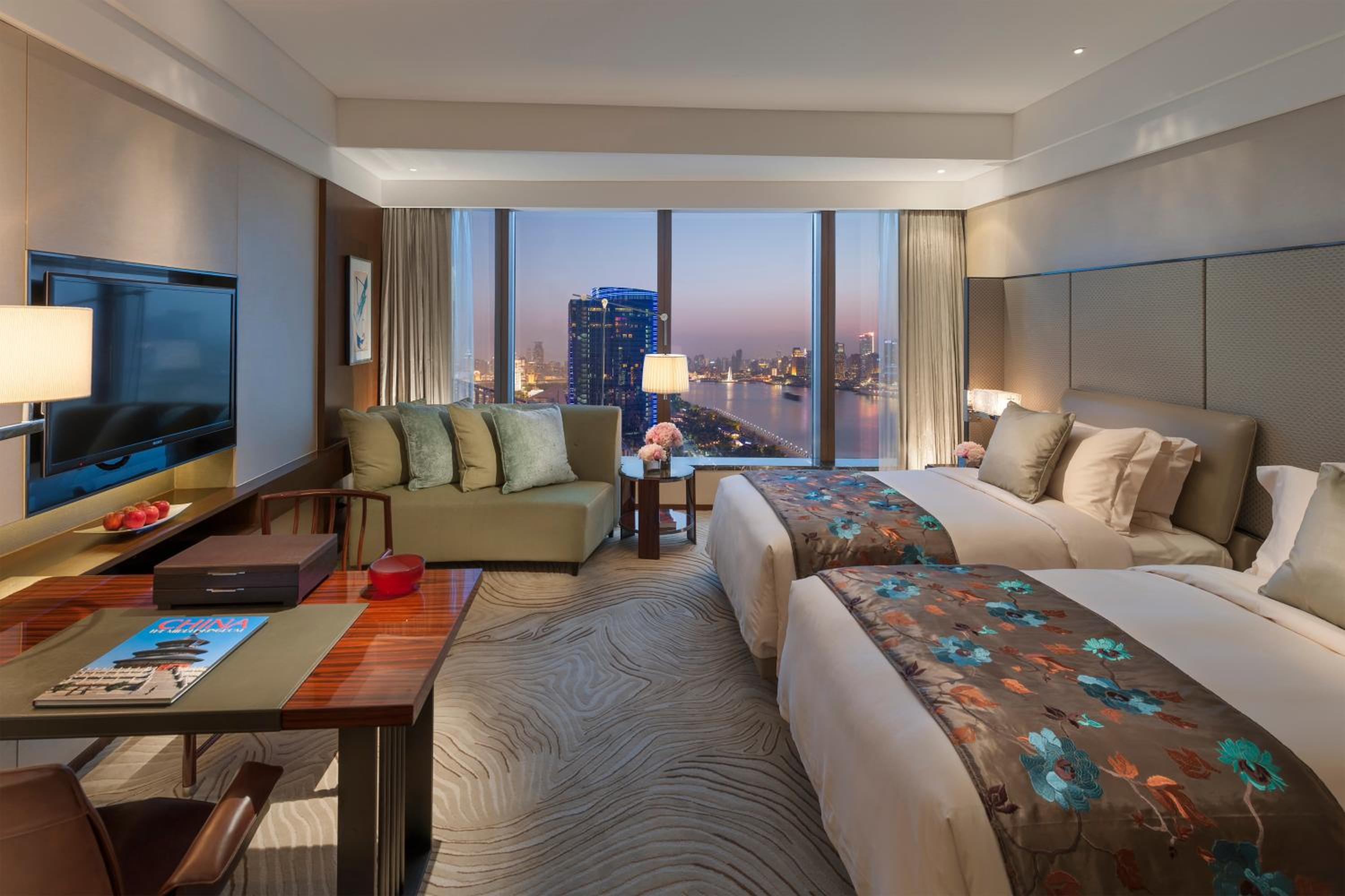Club River View Room Twin