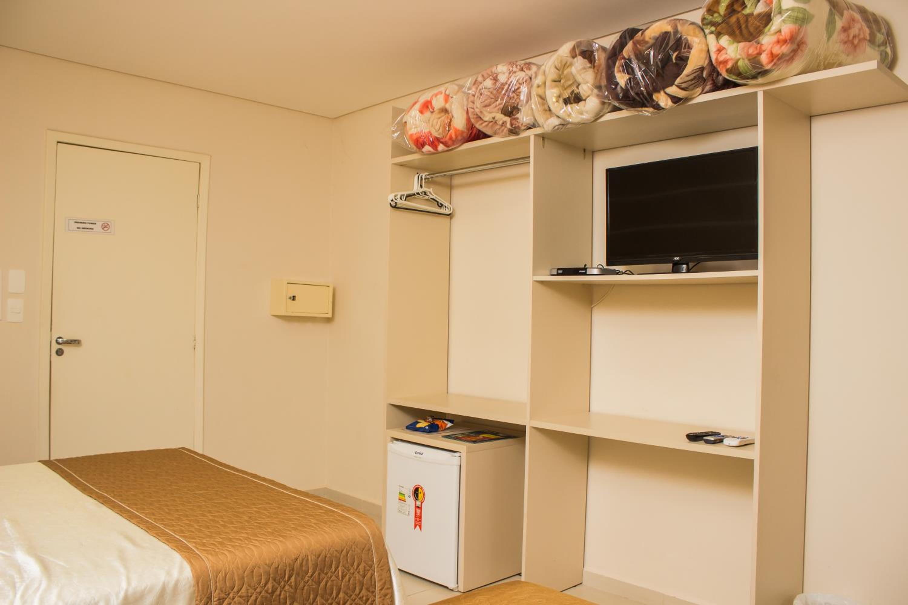 Economy Quadruple Room thumbnail 5
