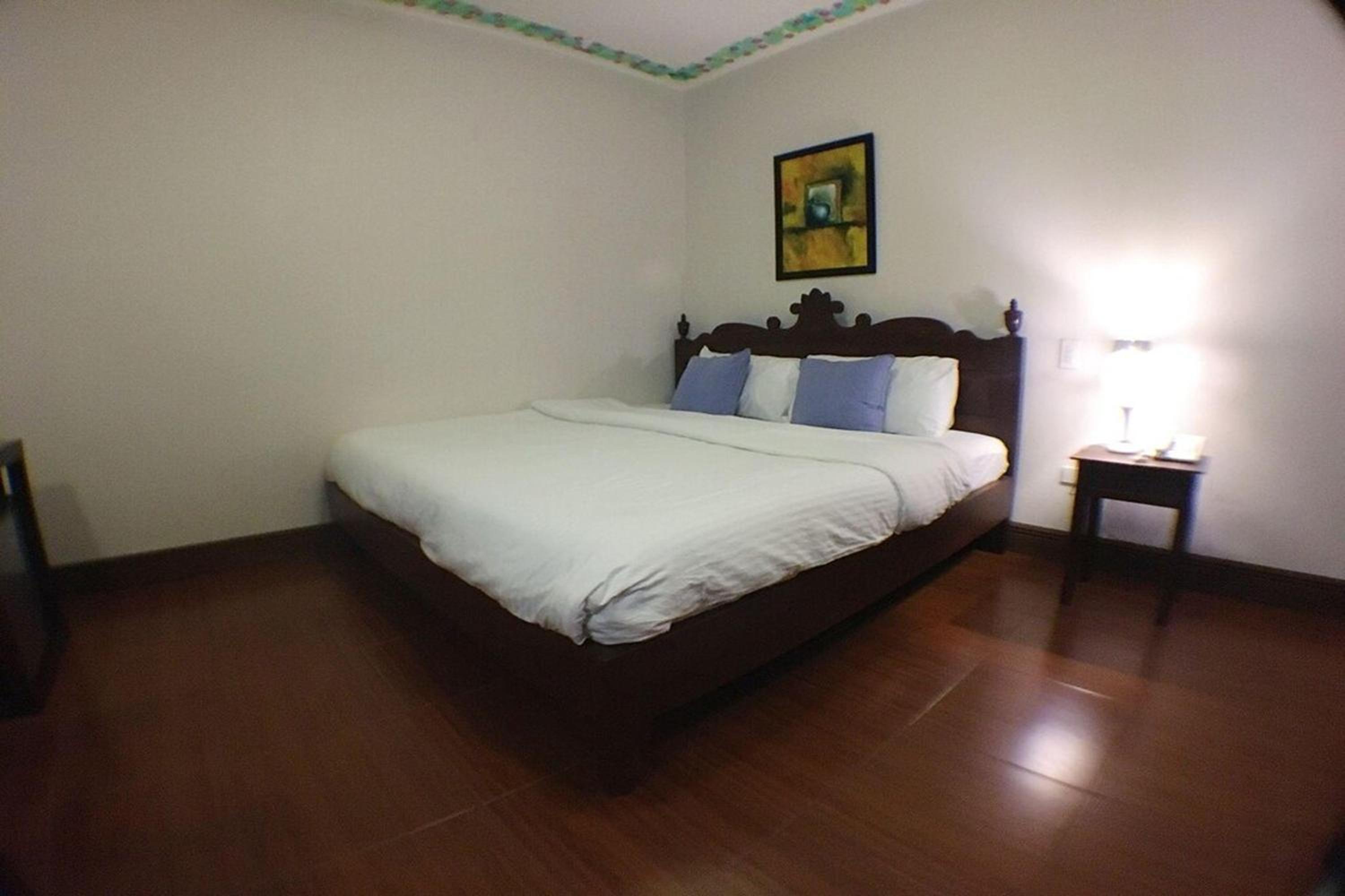 Deluxe Room - Photo 2