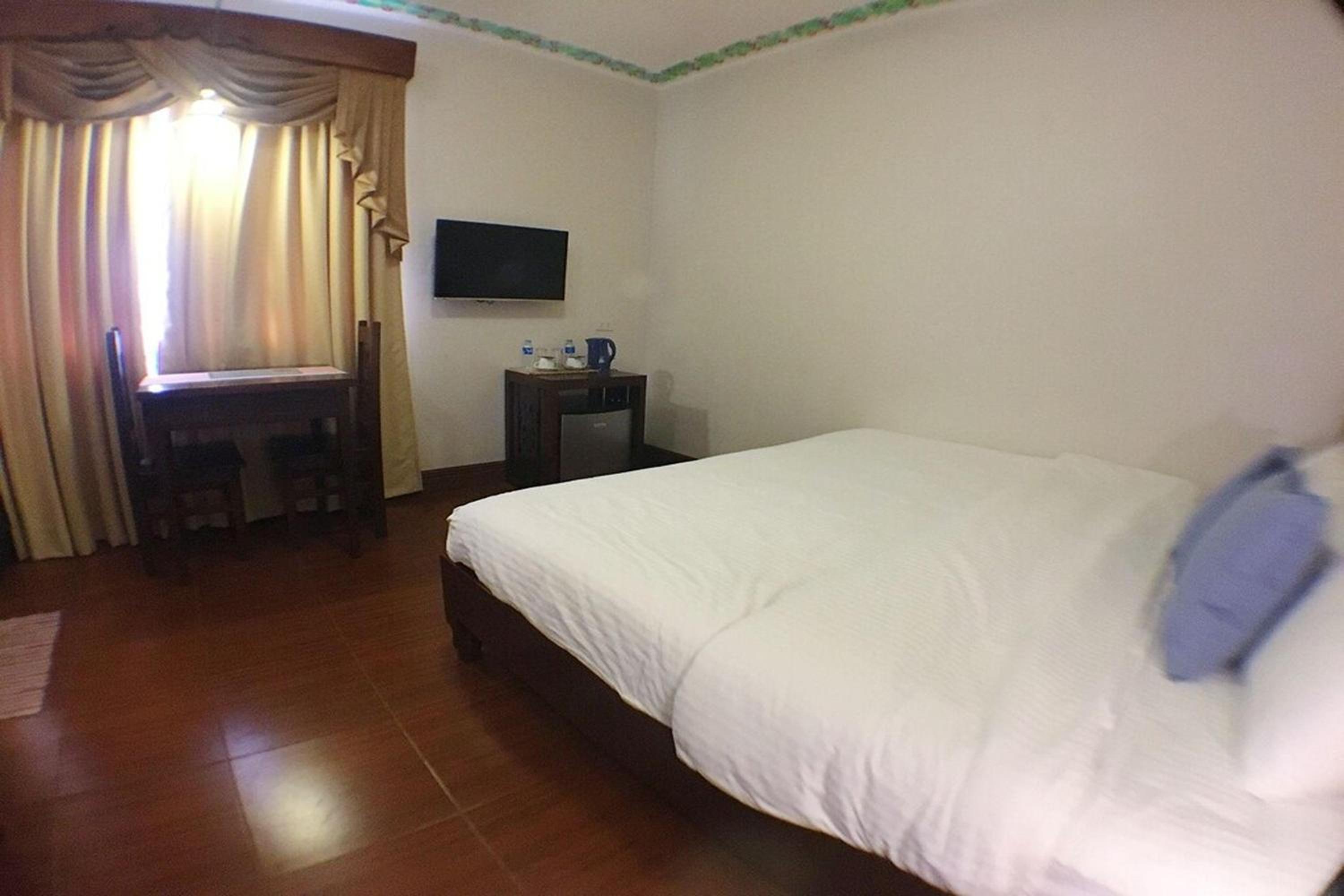 Deluxe Room - Photo 5