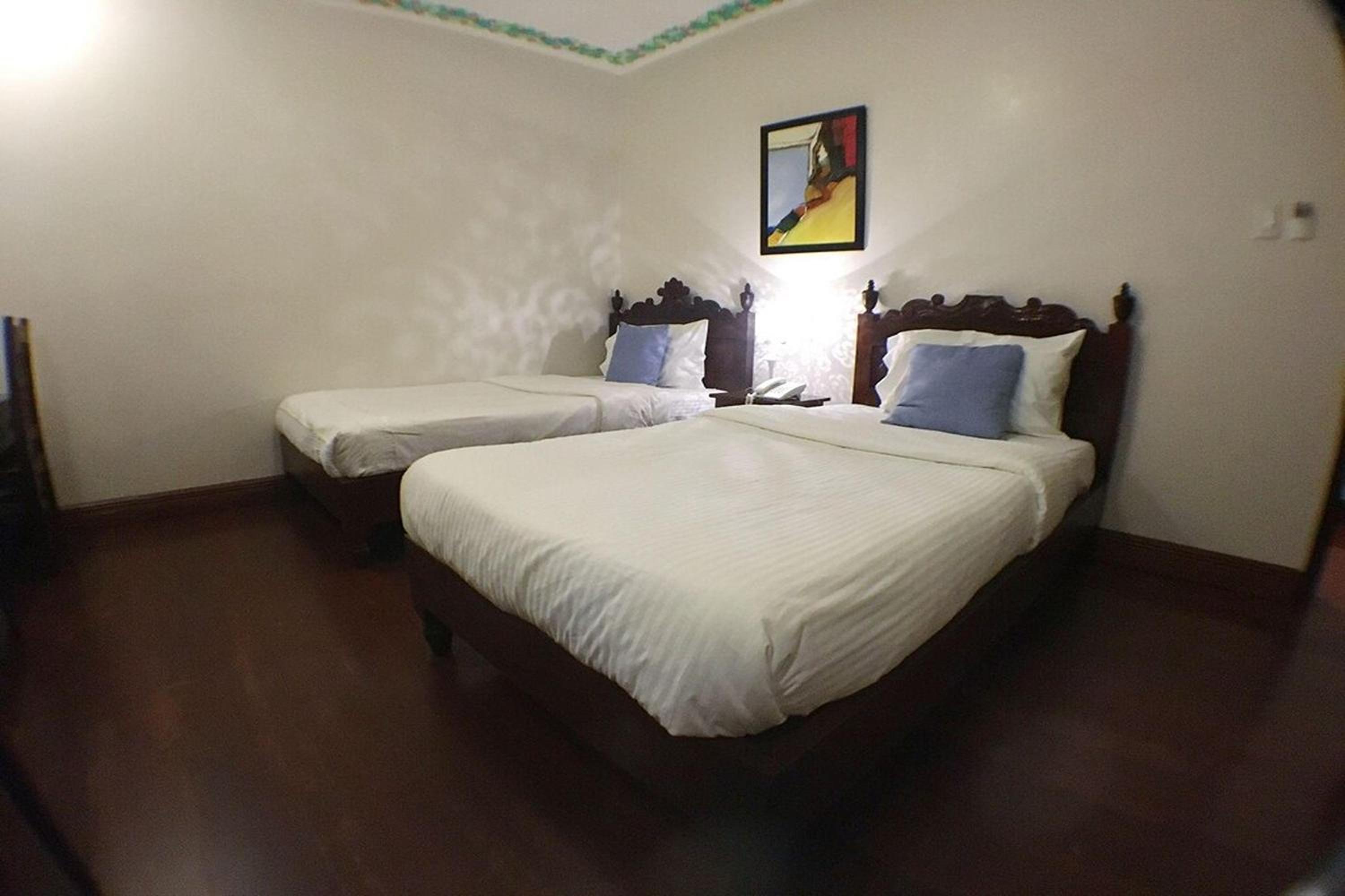 Standard Twin Room - Photo 3