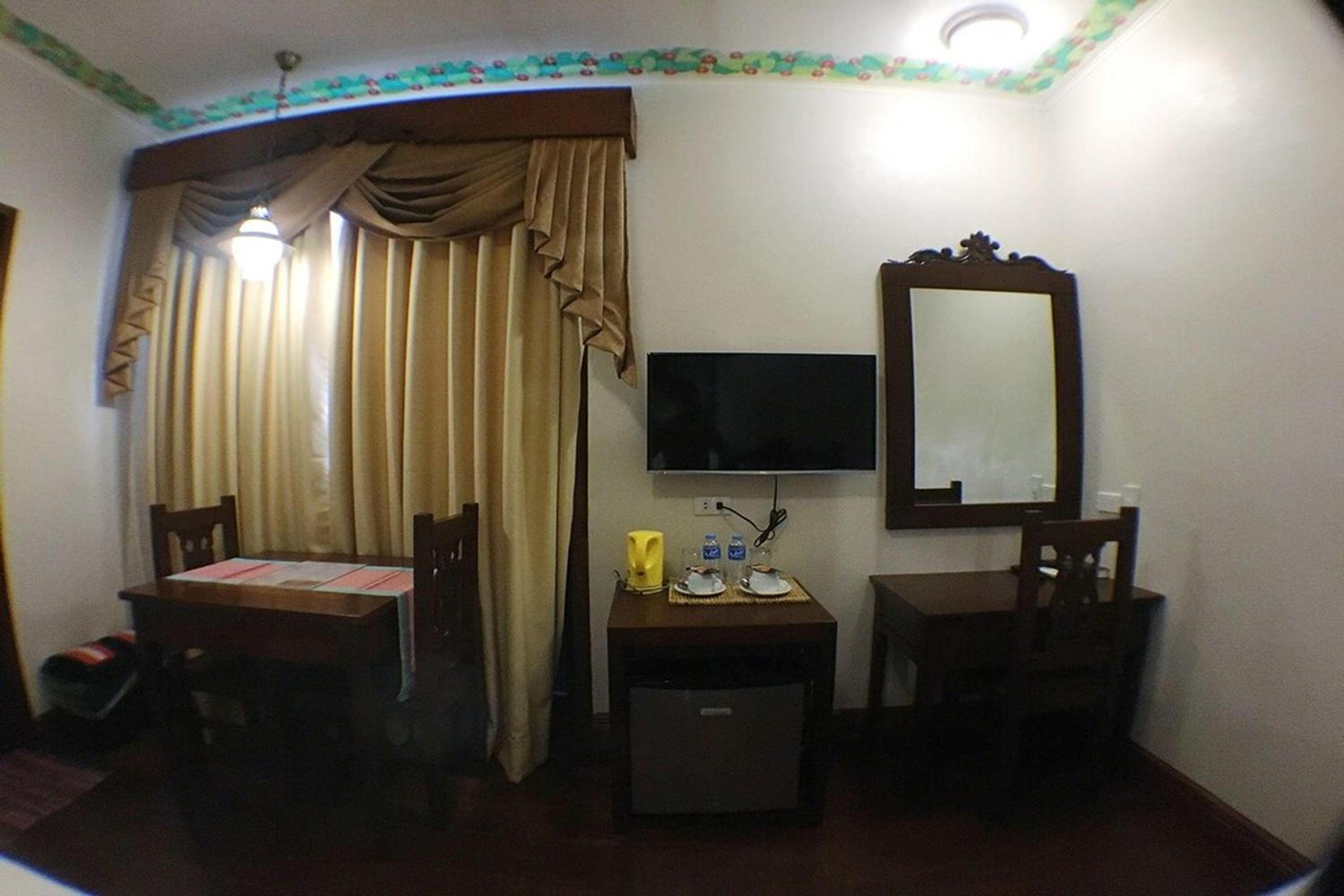 Standard Twin Room - Photo 7