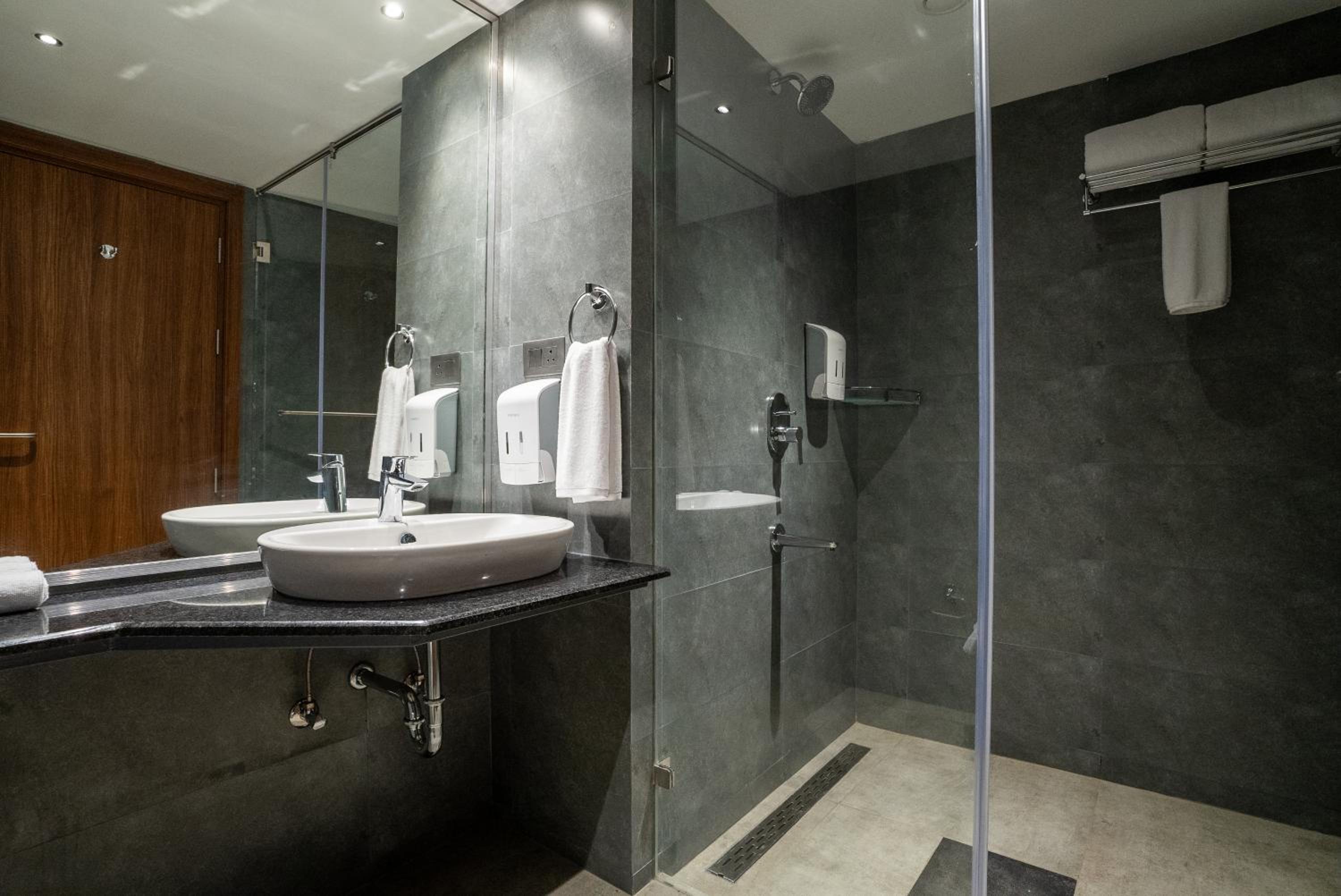 Executive Room - Photo 2