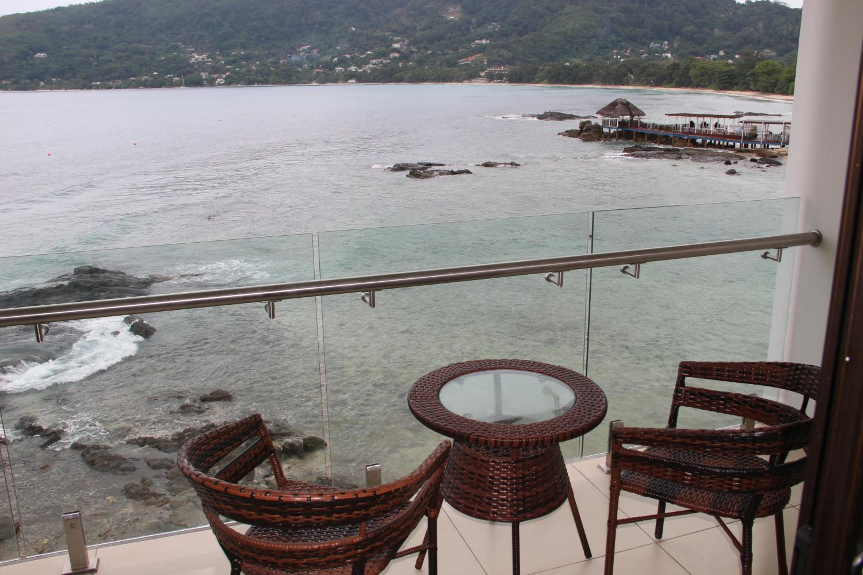 Family Room with Sea View photo 2
