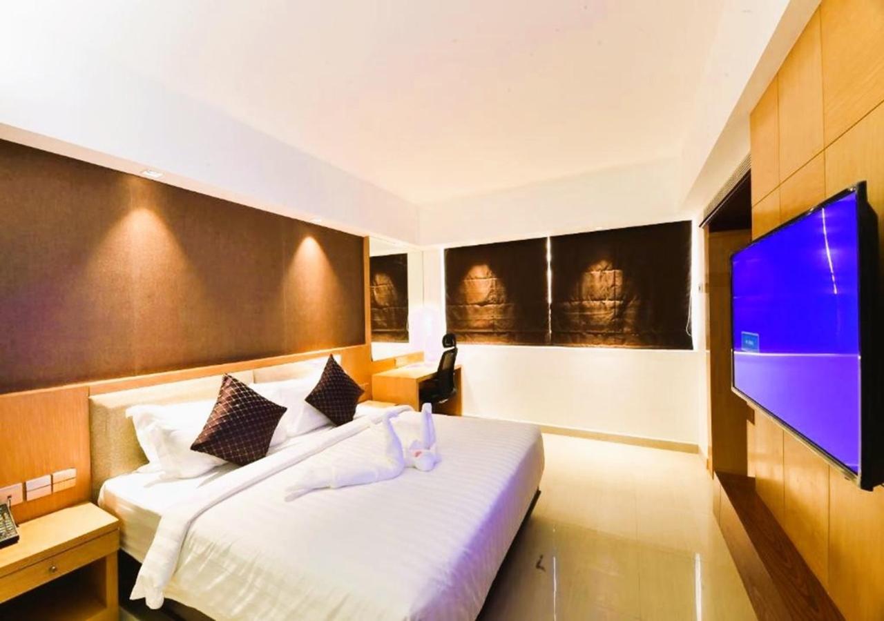 Deluxe Room - Photo 7