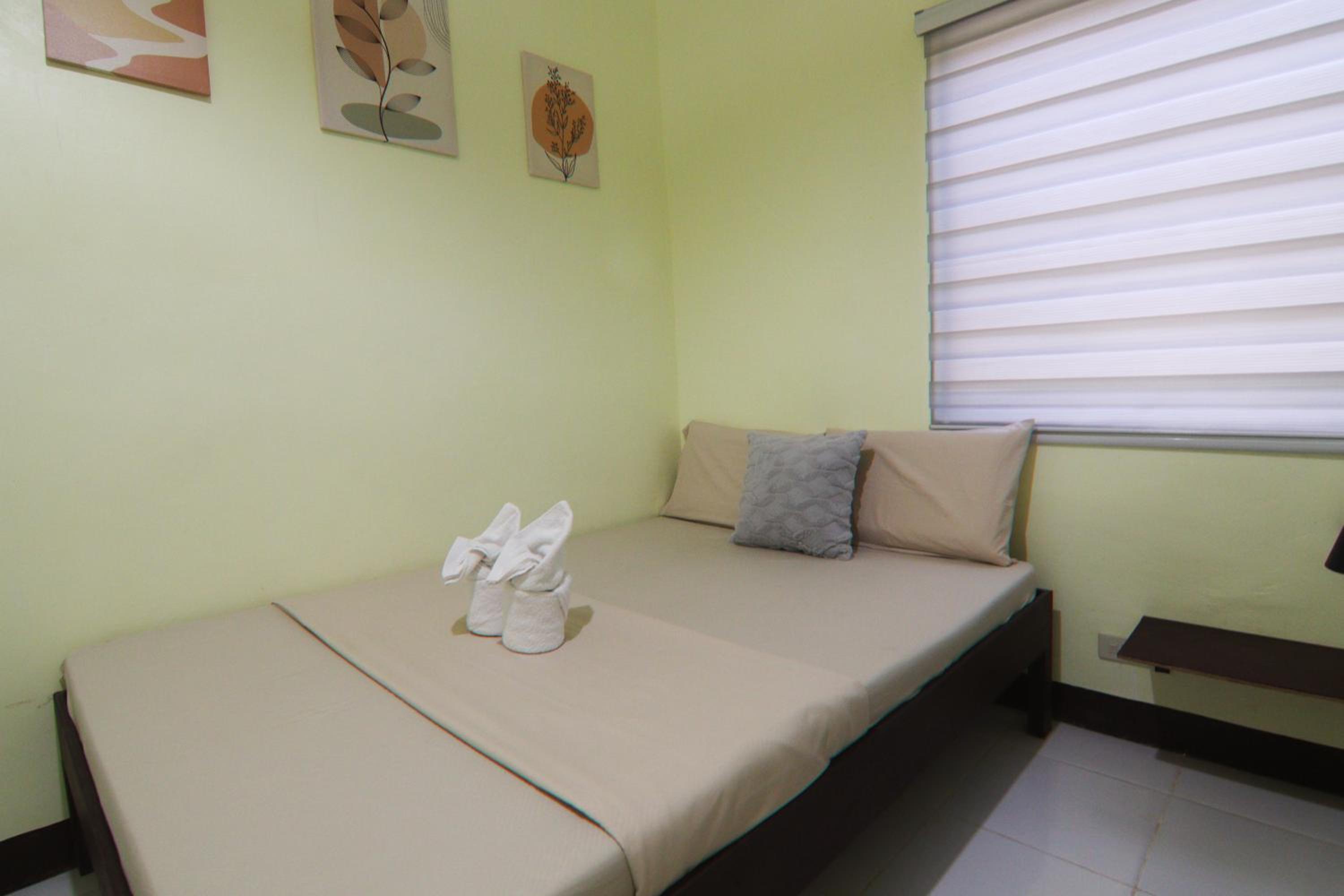 Deluxe Double Room - Photo 10