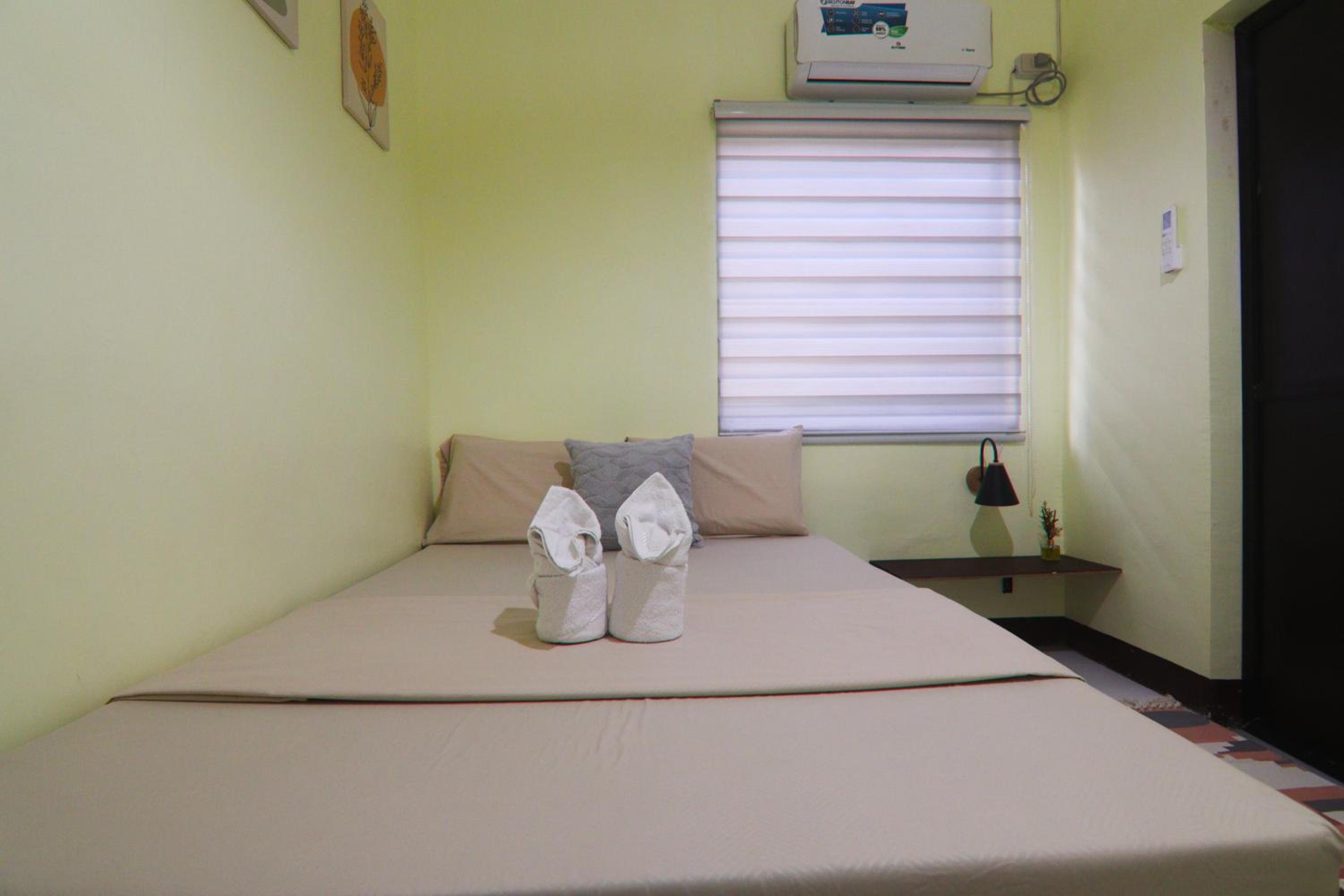 Deluxe Double Room - Photo 8