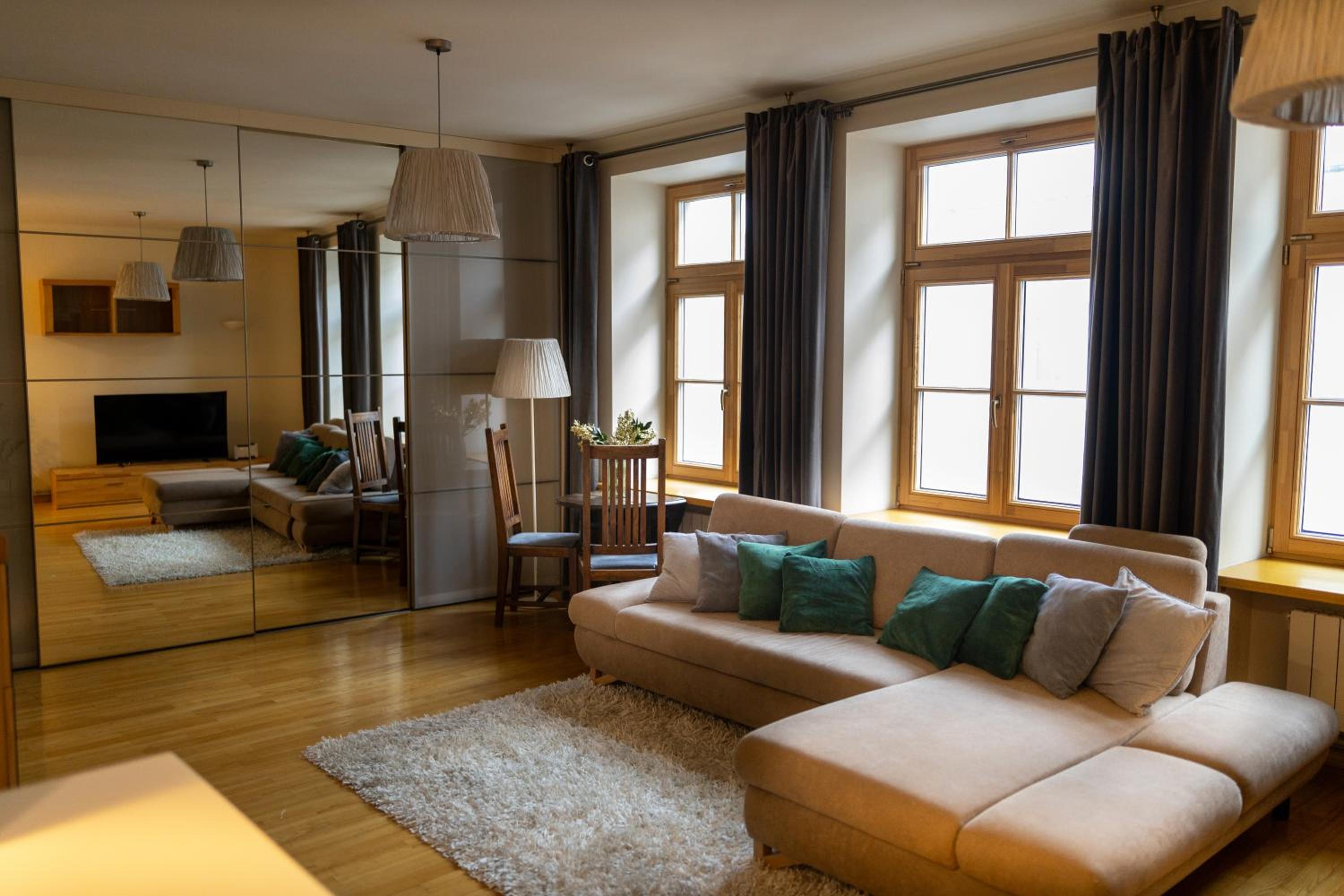 One-Bedroom Apartment photo 1
