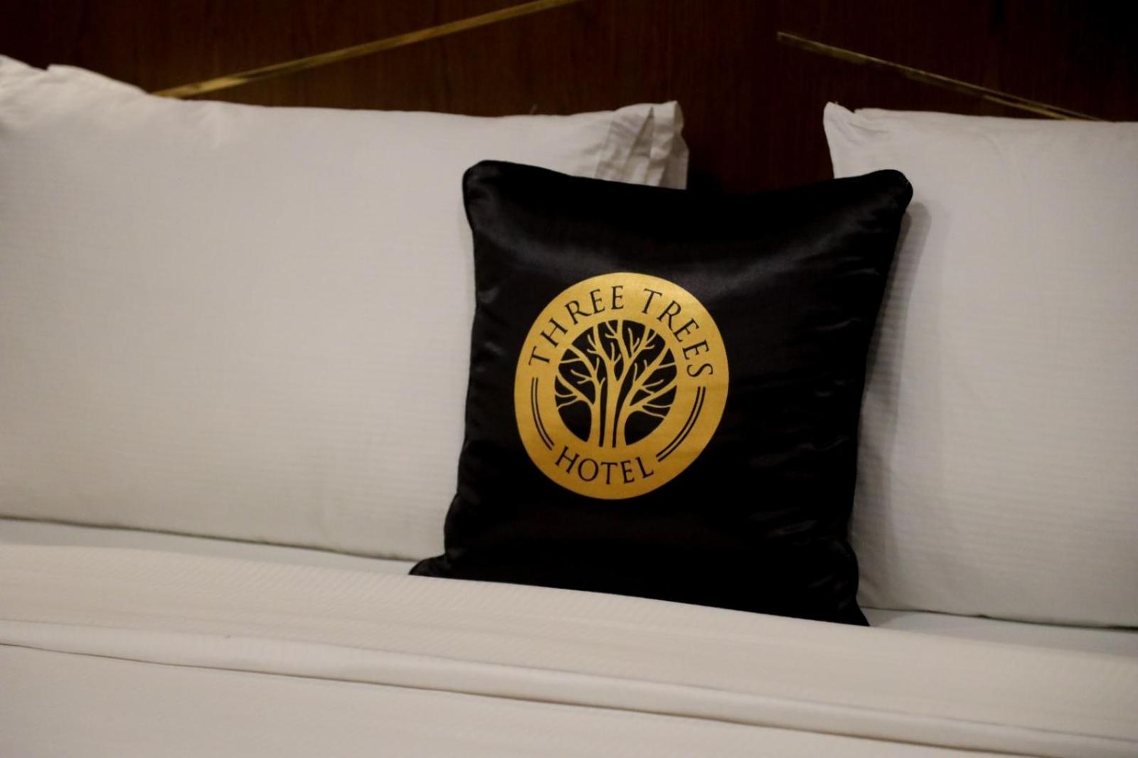 Deluxe King Room photo 2