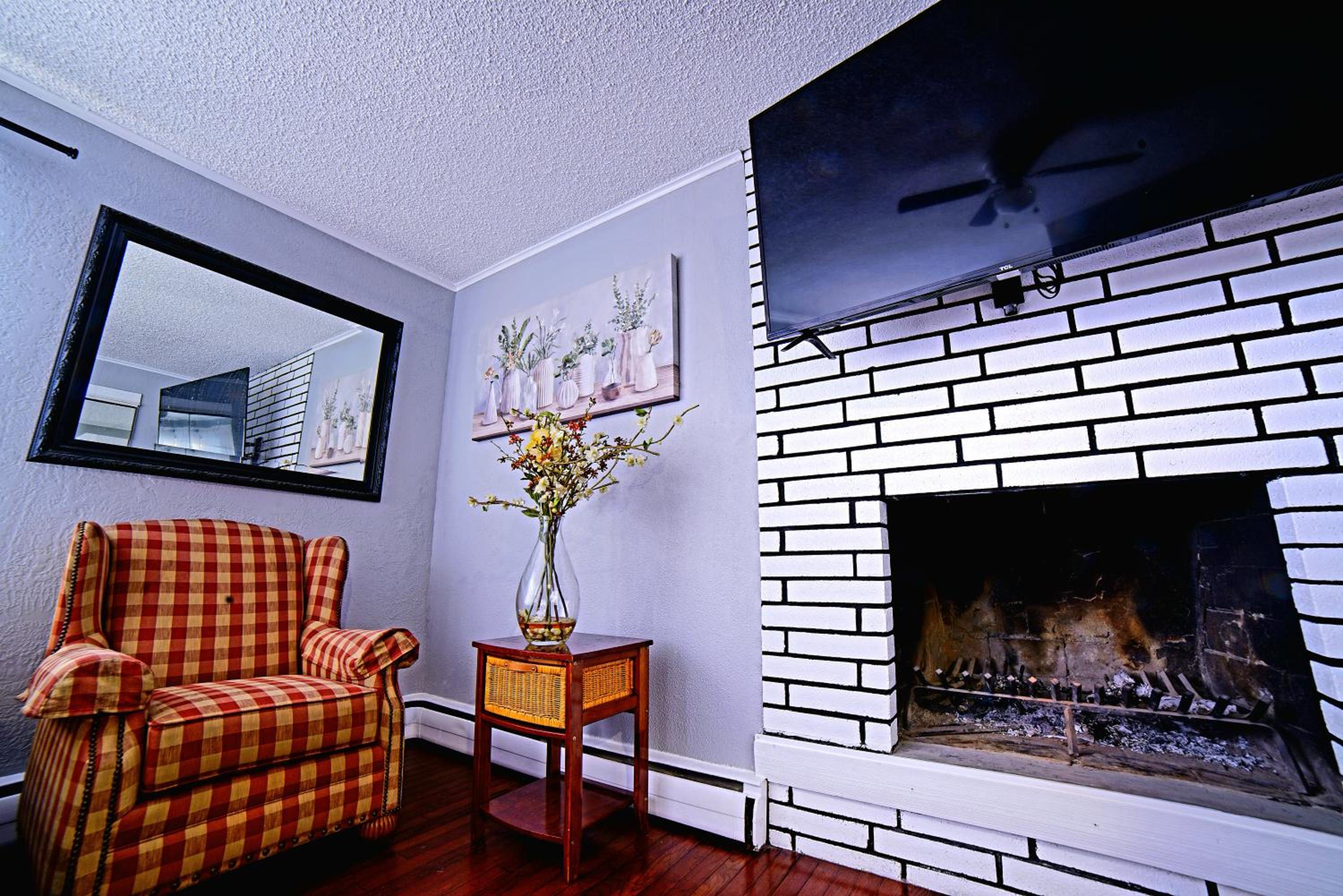 Queen Room photo 1