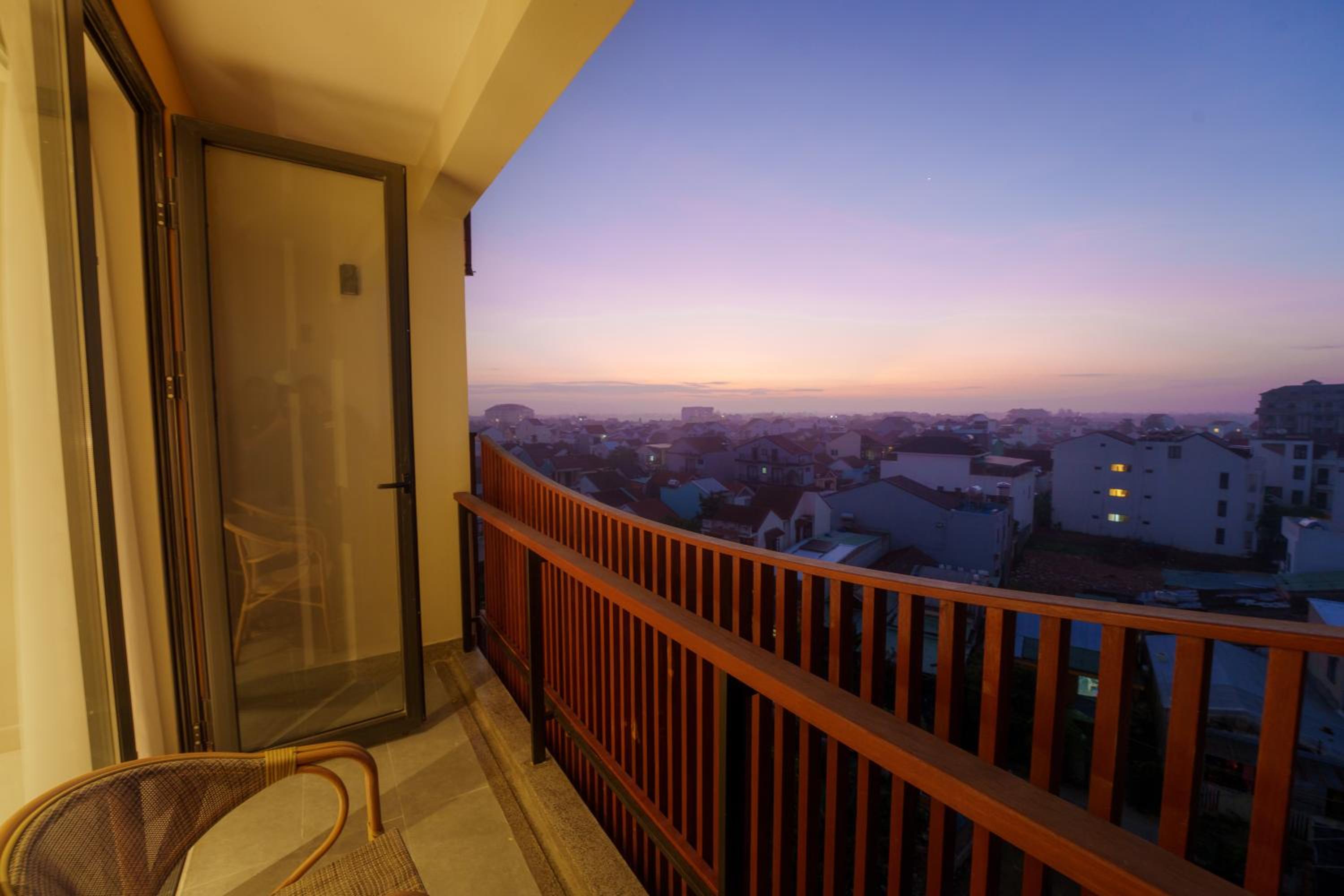Deluxe Double Room - Photo 9