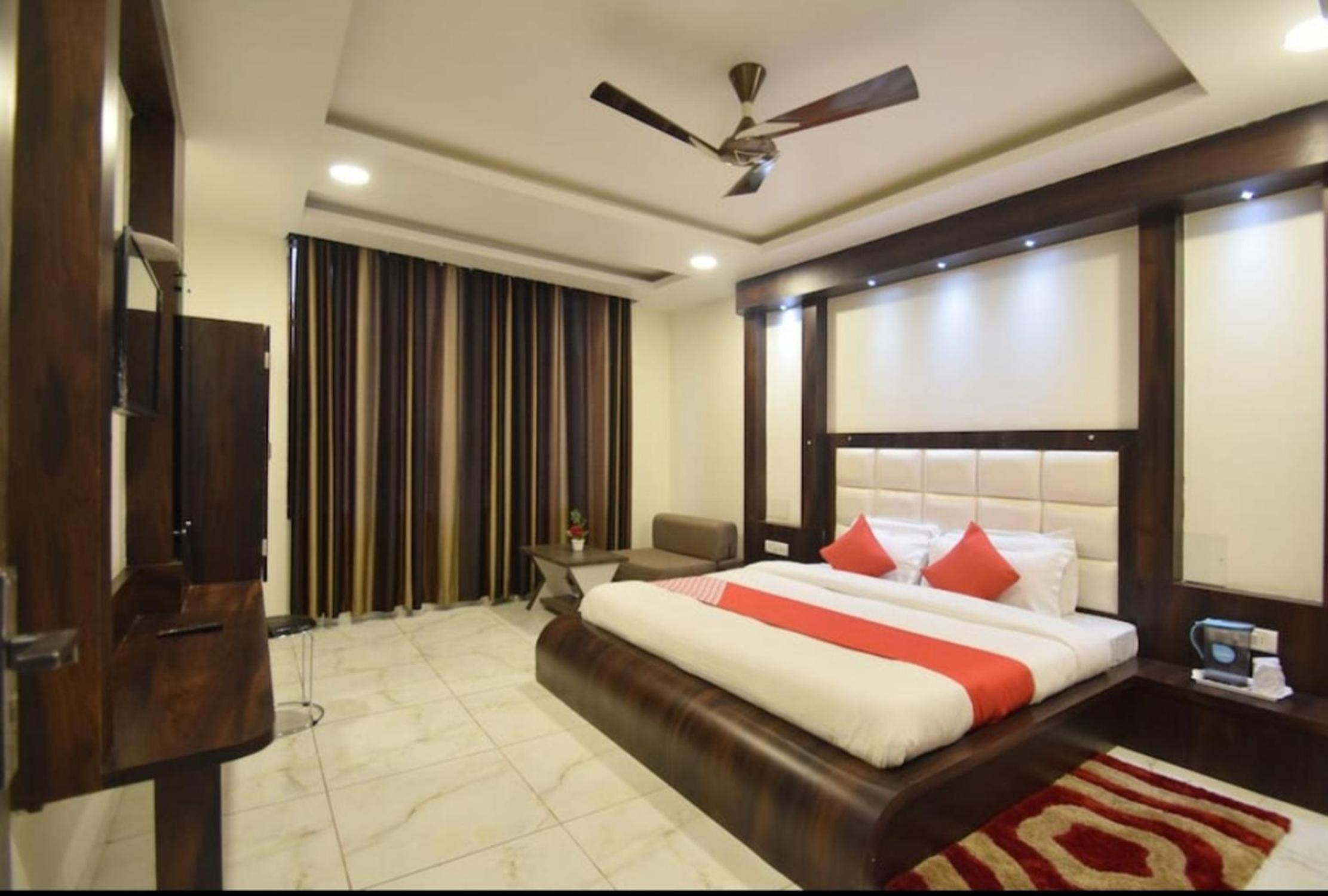 Superior King Room photo 2