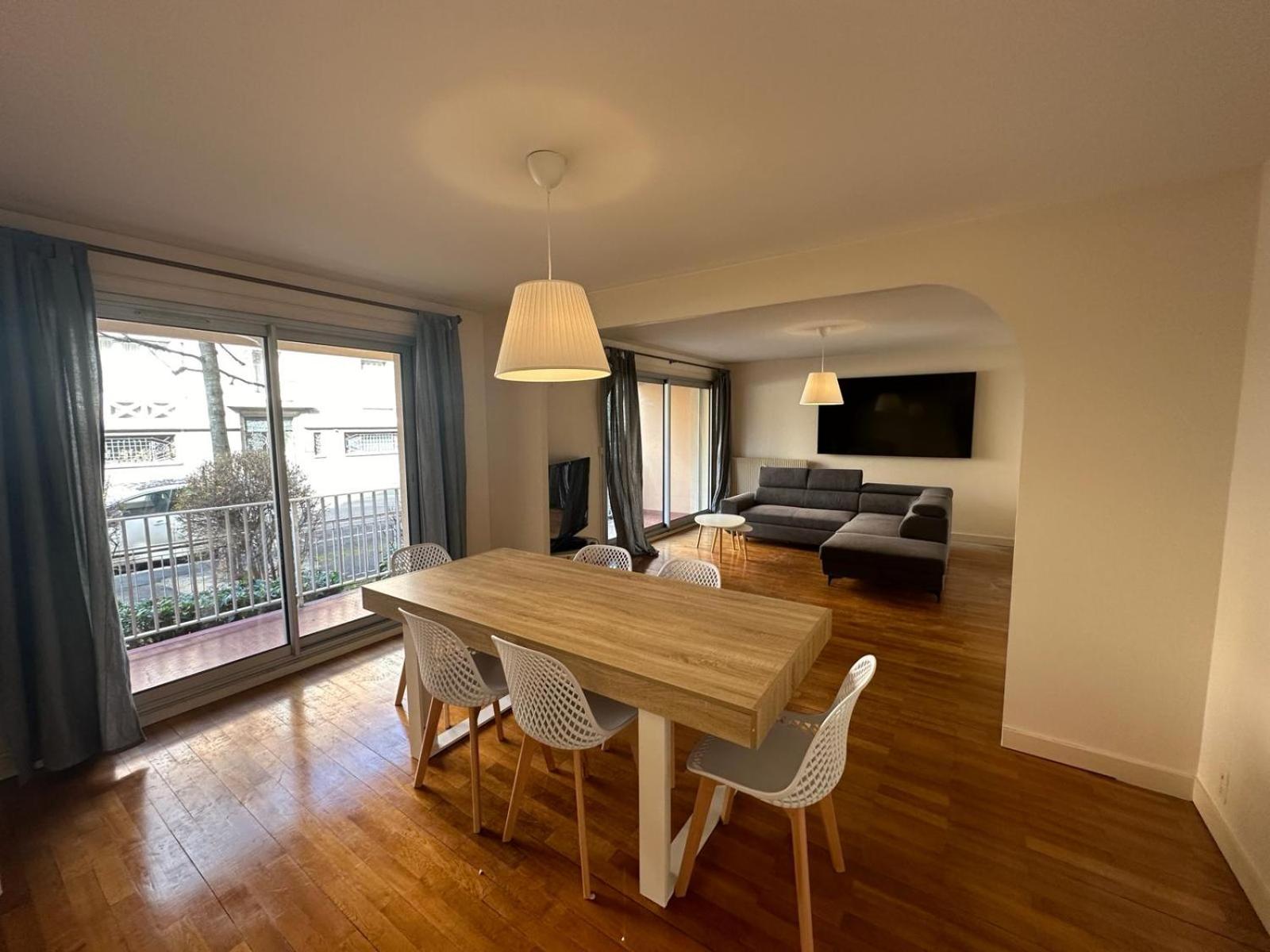 Three-Bedroom Apartment - Photo 6