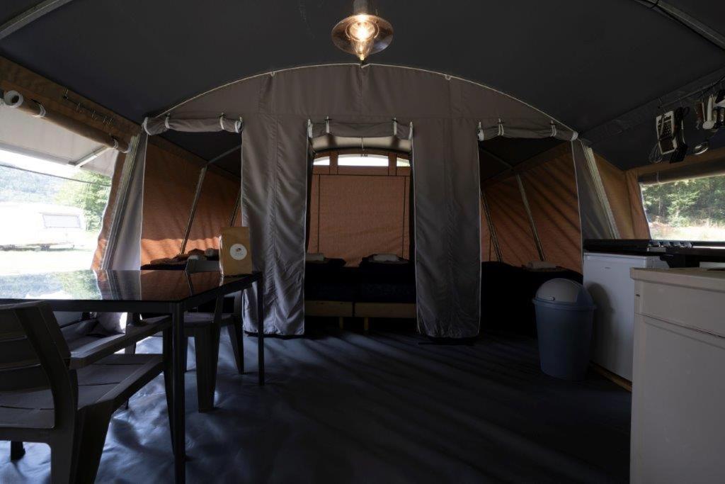 Lodge de Luxe tent  photo 1
