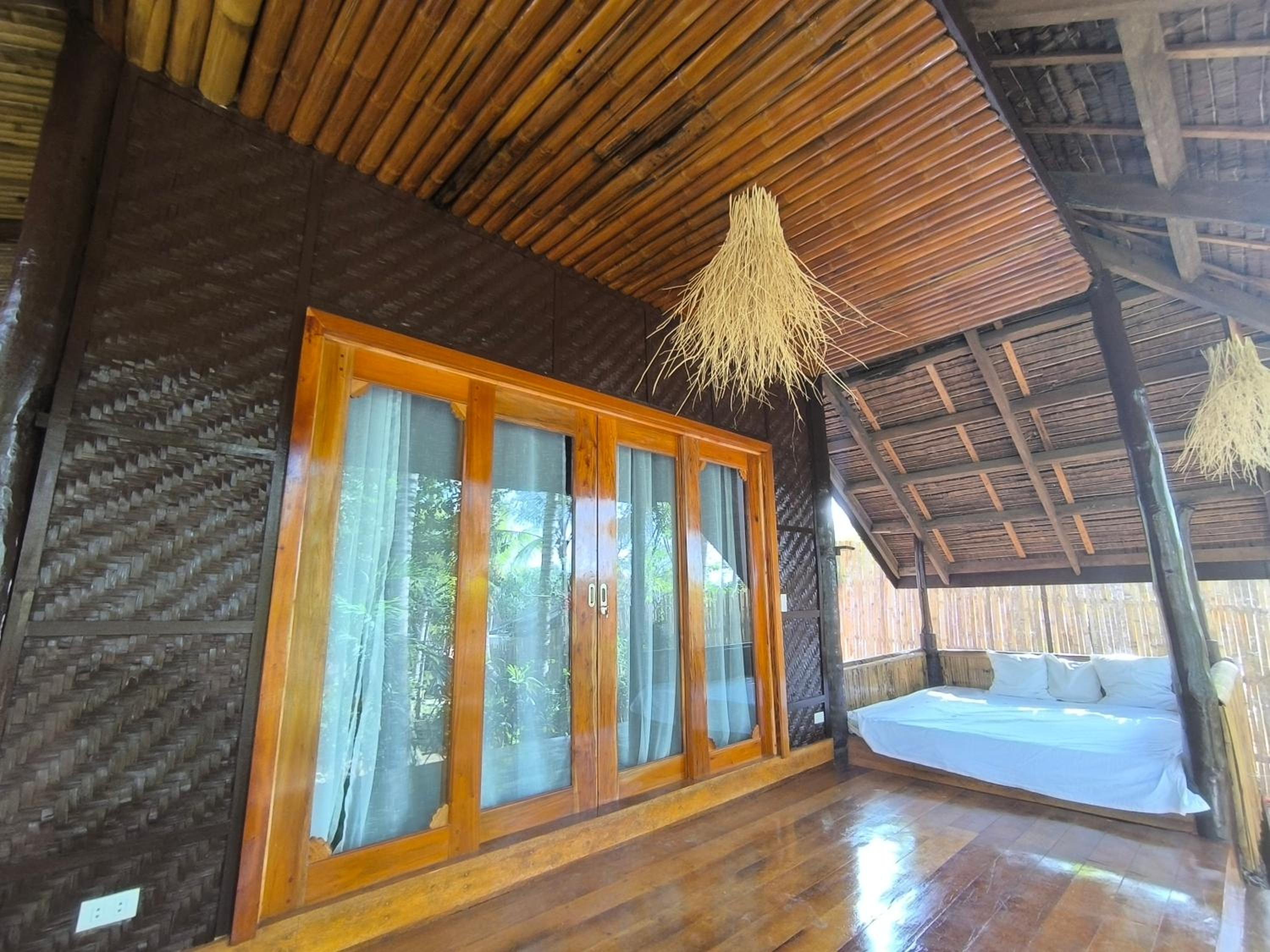 Bungalow with Garden View