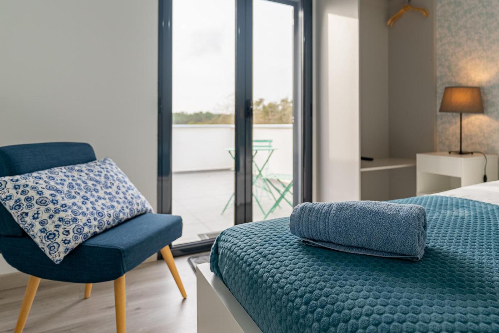 Twin Room - Photo 8