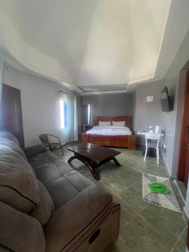 Suite with Garden View photo 3
