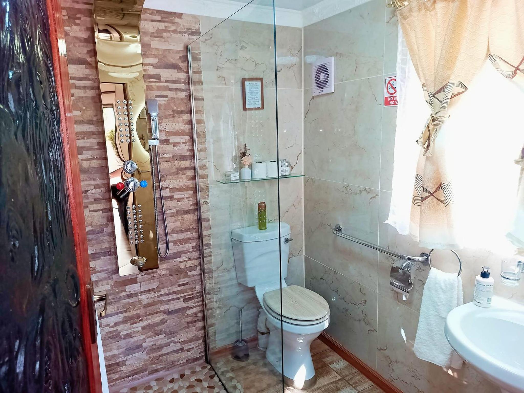 King Suite - Photo 8