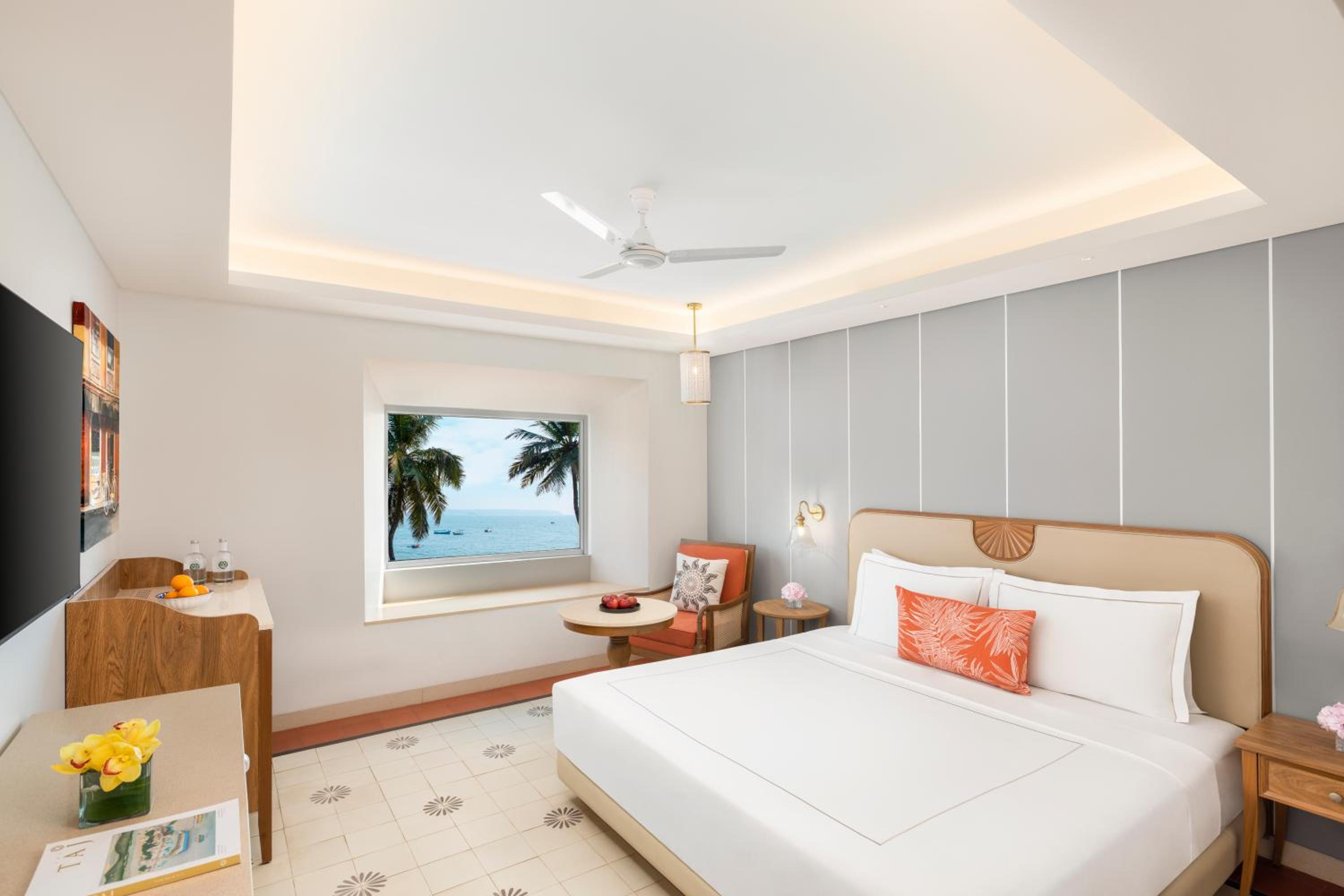 Premium Room Sea View King Bed photo 1