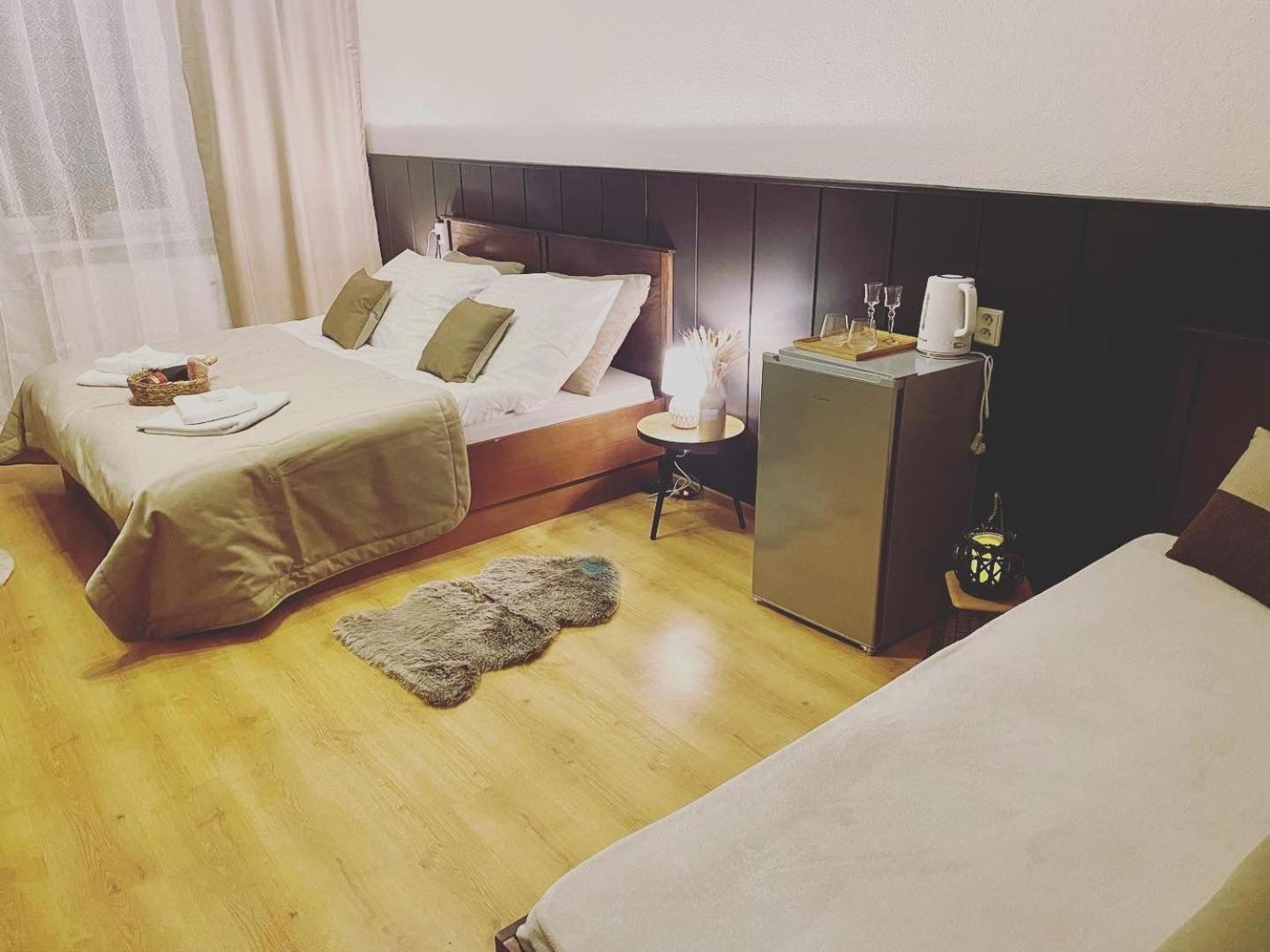Double Room with Mountain View - Photo 3