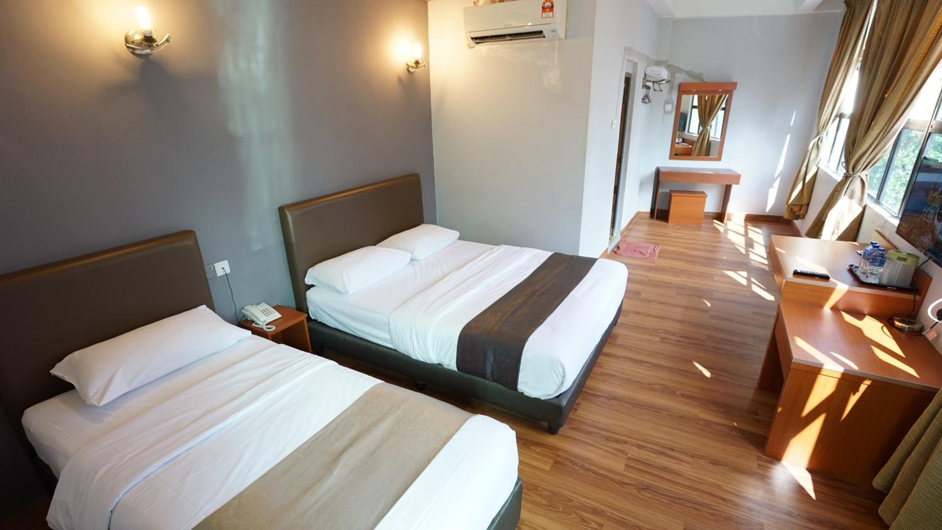 Deluxe Triple Room