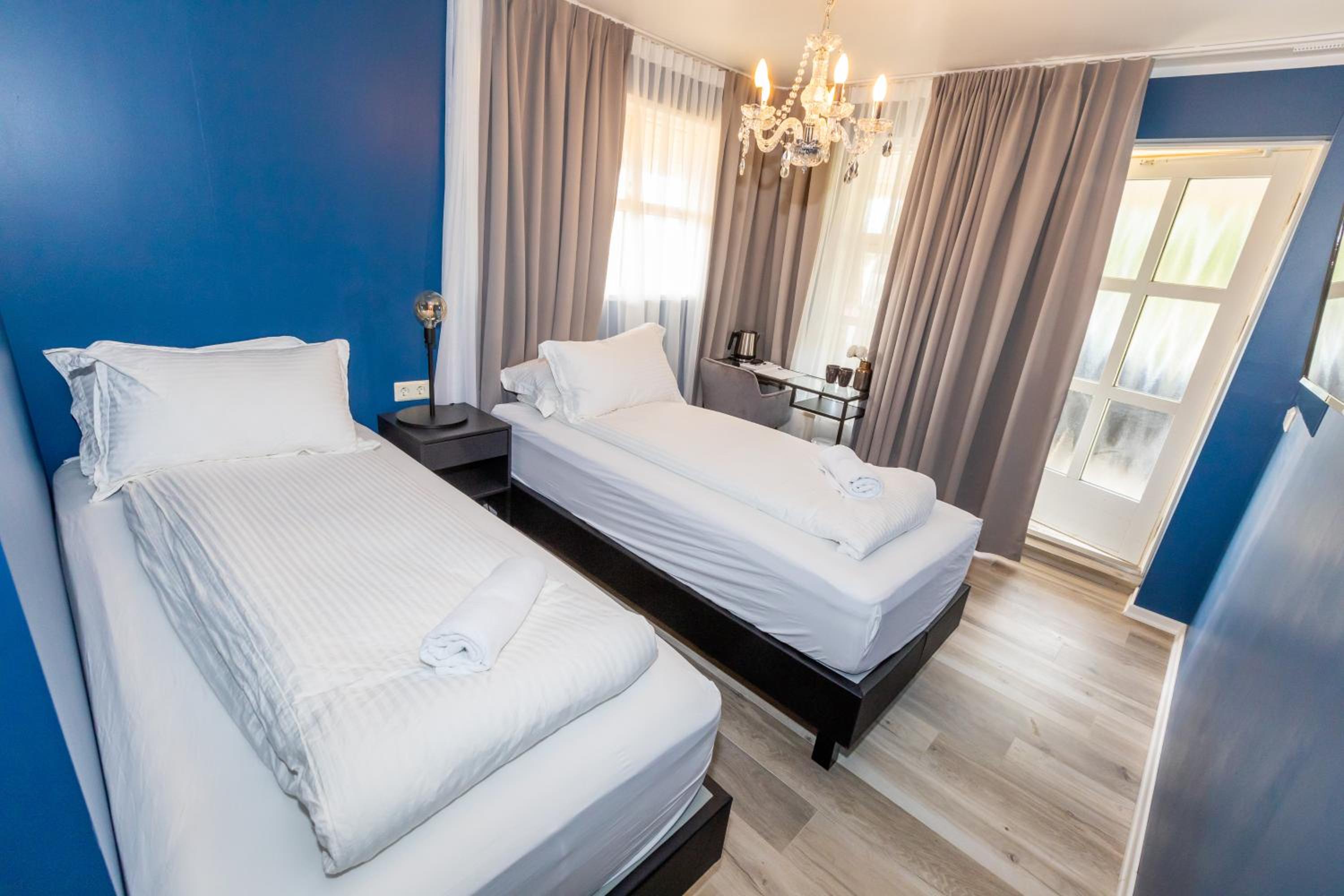 Room with private entrance - Photo 1