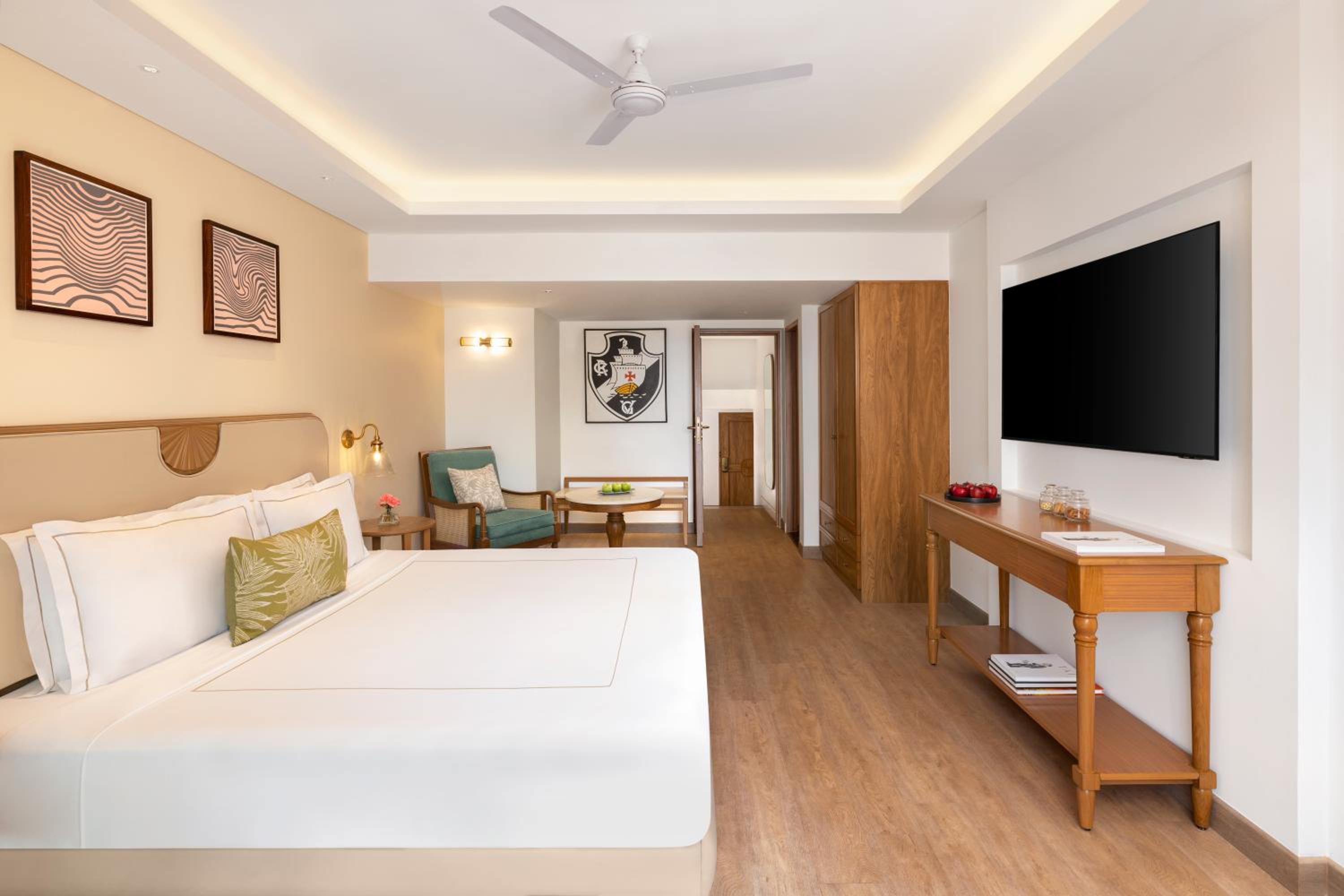 Luxury Suite Sea View – – 15% Discount on Food and Soft Beverages