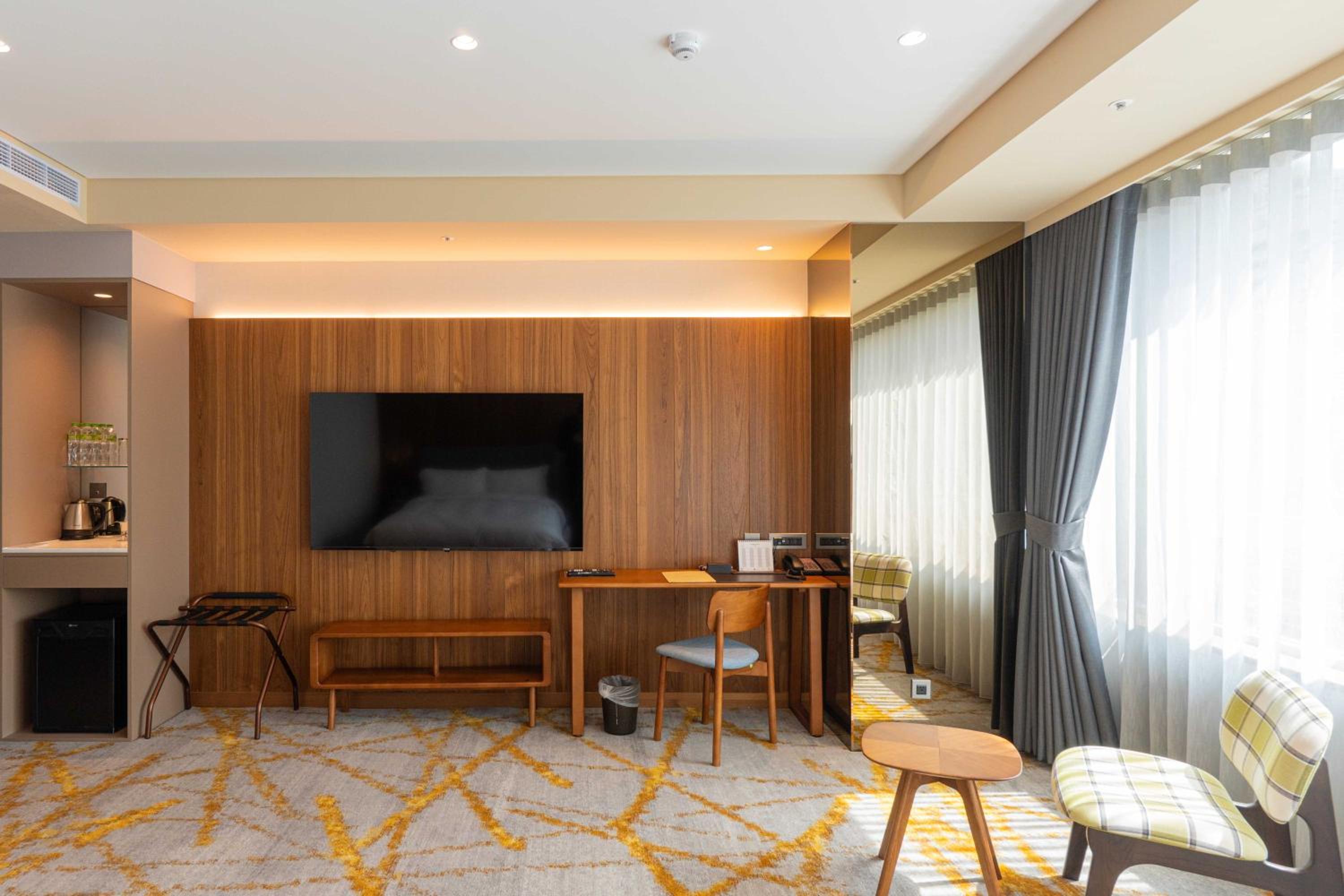 Deluxe Family Room