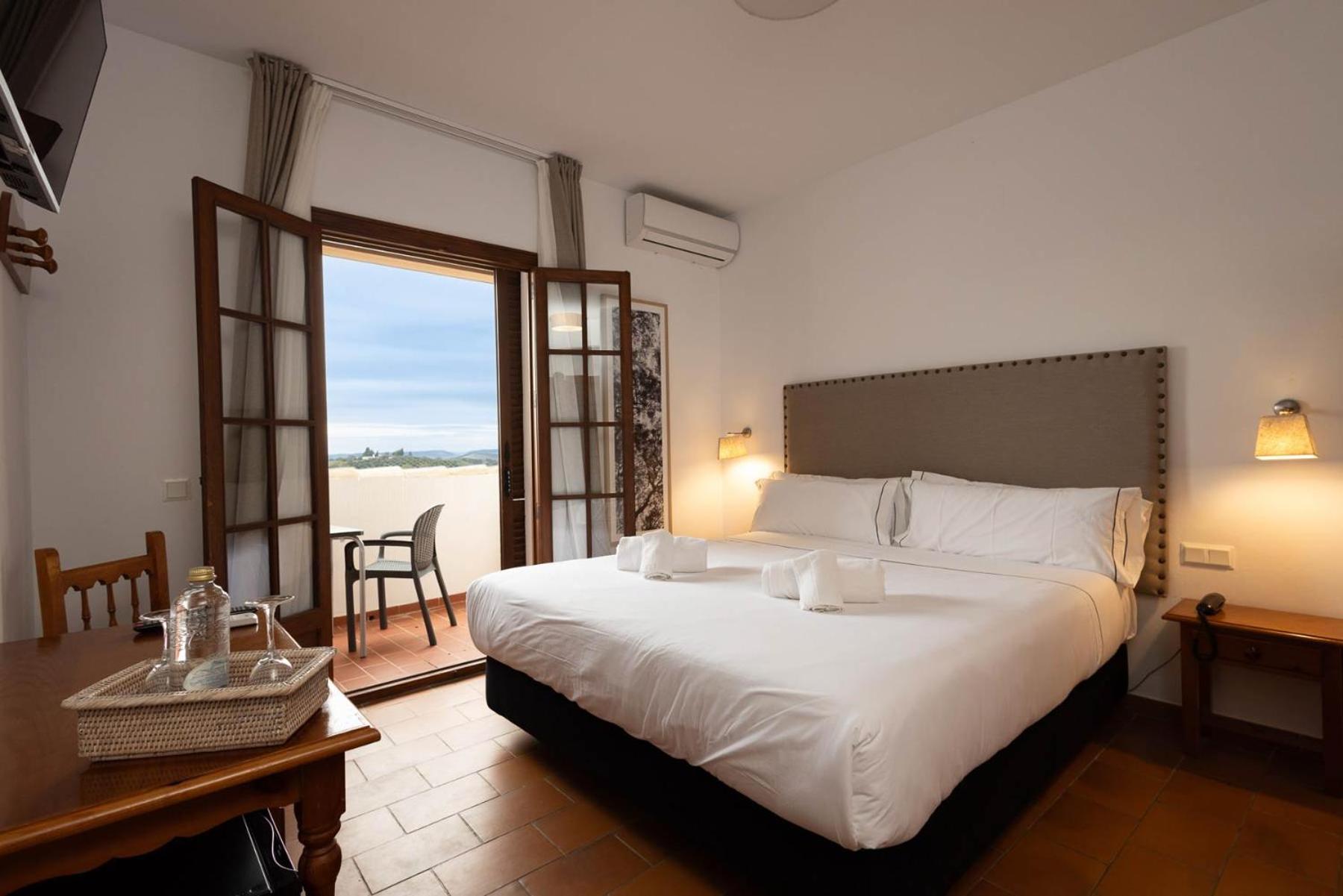 Double or Twin Room - Photo 10