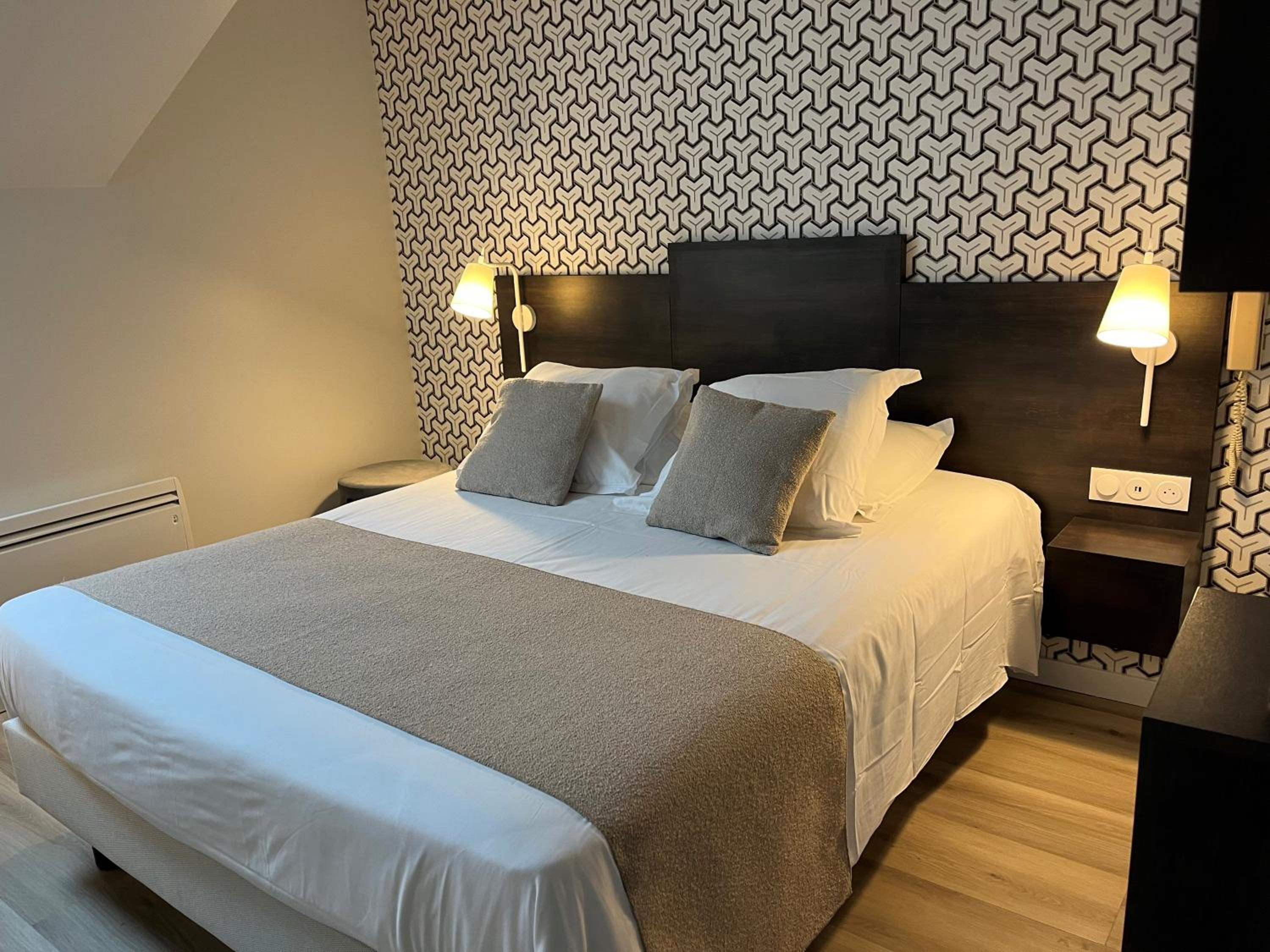 Economy Double Room with skylight photo 2