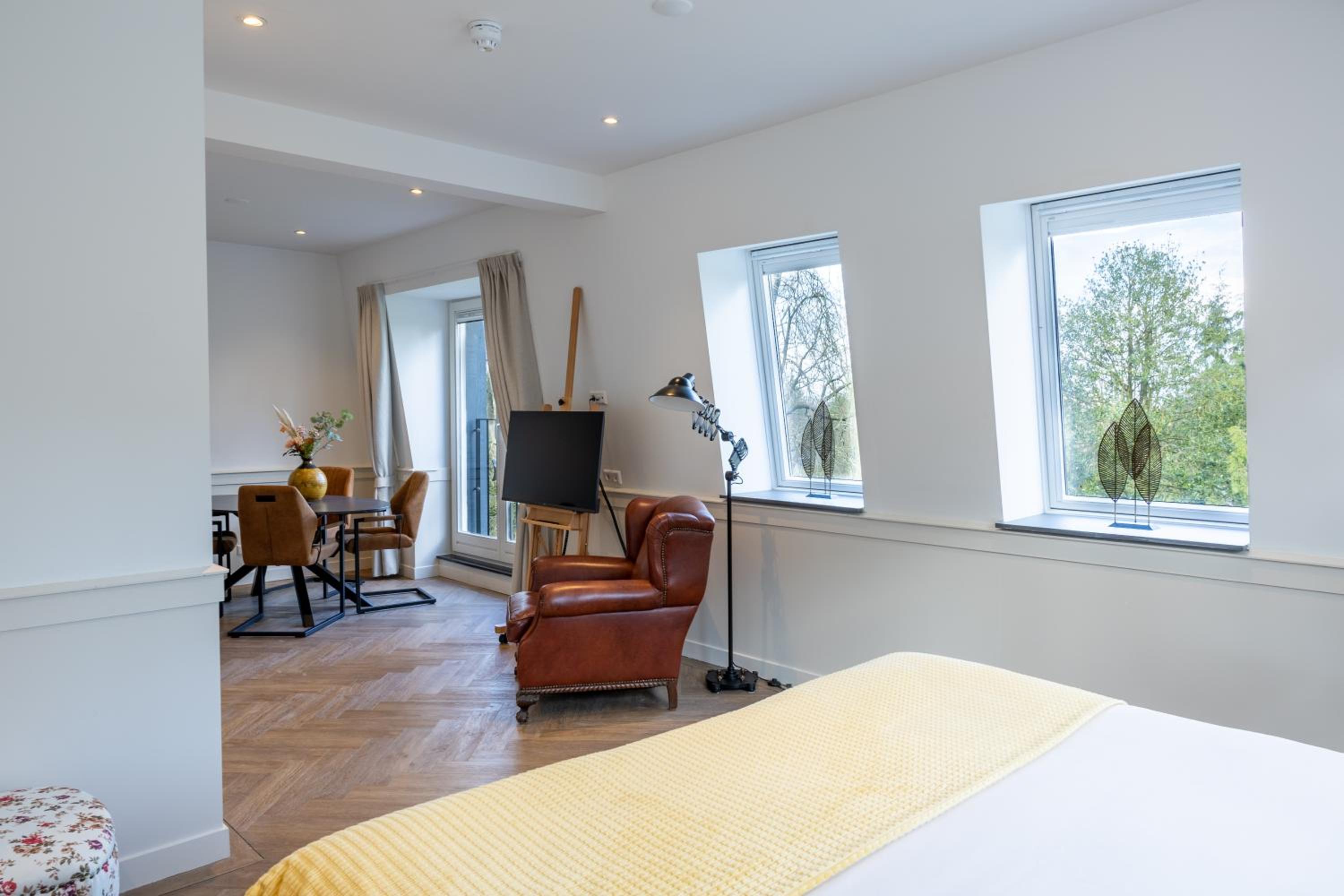 Family Room Deluxe photo 2